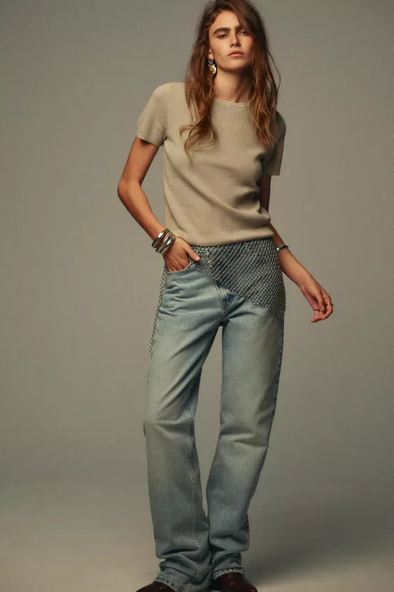 OBERTEIL AUS GLATTSTRICK MIT KURZEN ÄRMELN | Zara DE