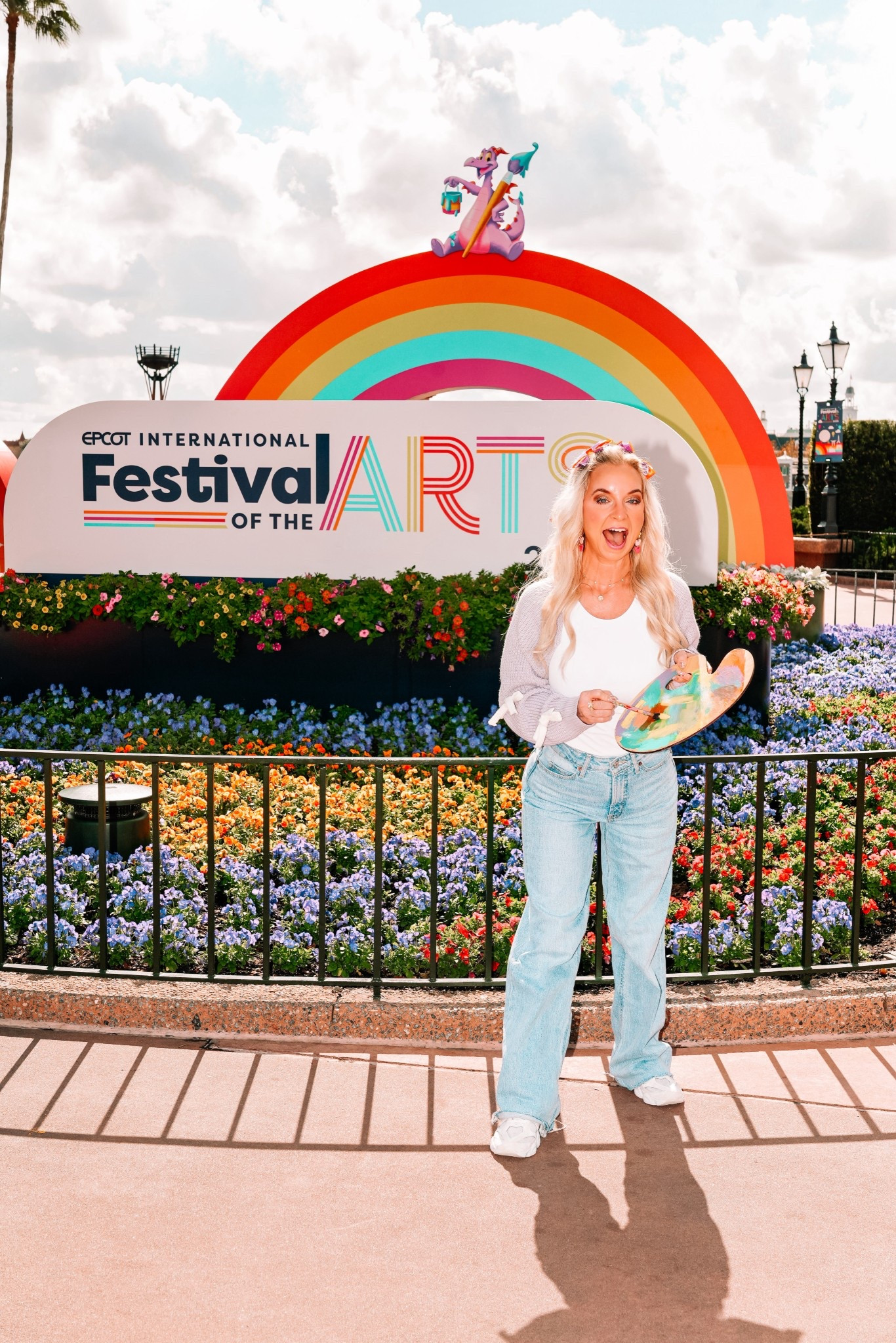 The best day at EPCOT’s Festival of the Arts 🎨✨
The food? Incredible.
The art? Absolutely stunning.
And yes… I was even listening to Broadway music while strolling World Showcase 🥹🎶

I may or may not have left with a few new pieces of art (zero regrets 🤍). There’s just something about amazing food, beautiful art, and Broadway tunes in the background that makes this festival feel extra special. It truly feeds the soul in the most Disney way 🏰🎭🎨

Have you been to Festival of the Arts yet? What’s your favorite part—food, art, or the performances? ✨



#LTKdayinmylife #LTKOver40 #LTKgrwm