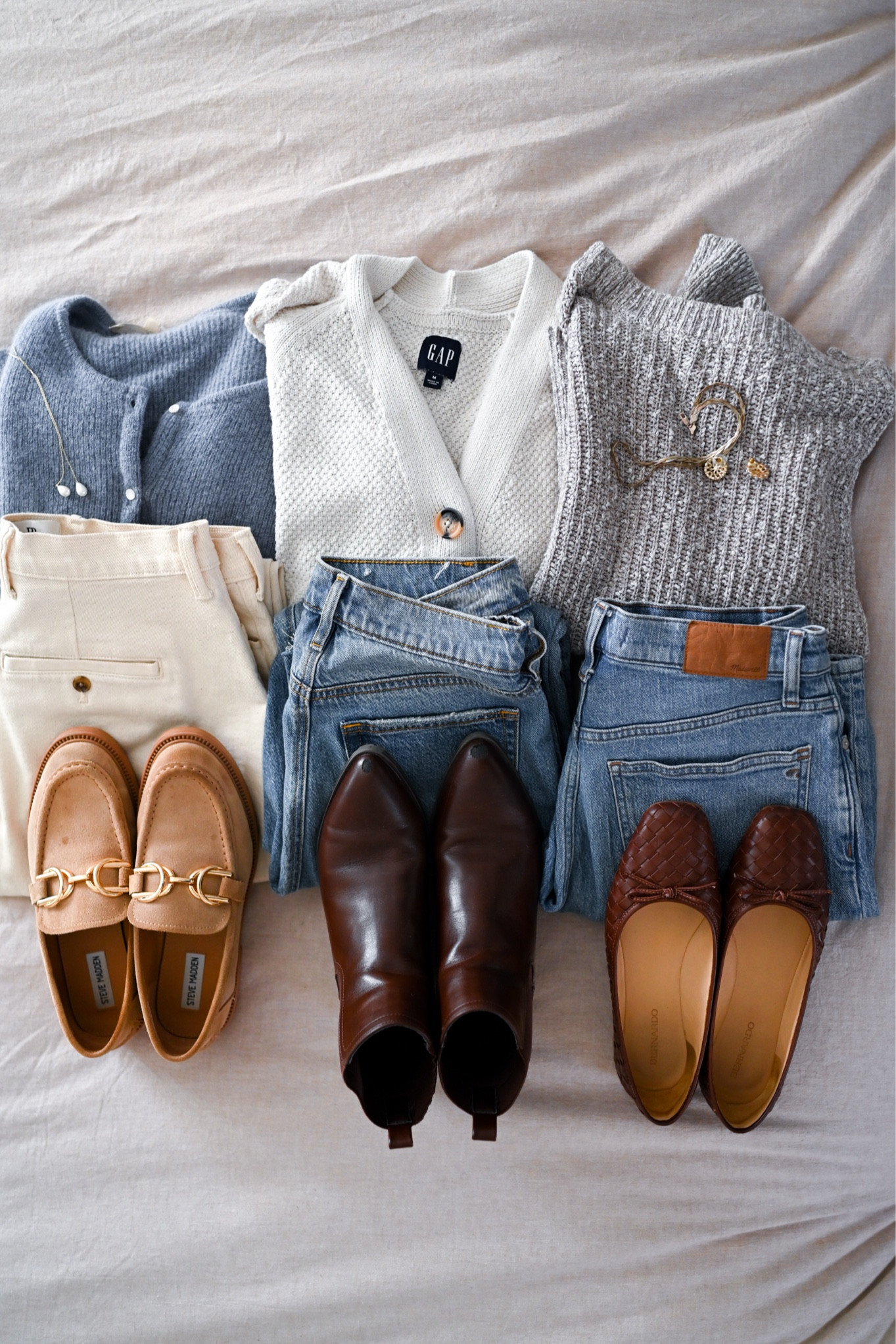 Sweater weather! Perfect casual winter fit inspo 👖👢

Cardigan, Sezane, winter outfits, booties, flats, loafers, cozy outfit, outfit ideas, cold weather outfit, sweater outfits

#LTKSeasonal #LTKStyleTip #LTKShoeCrush