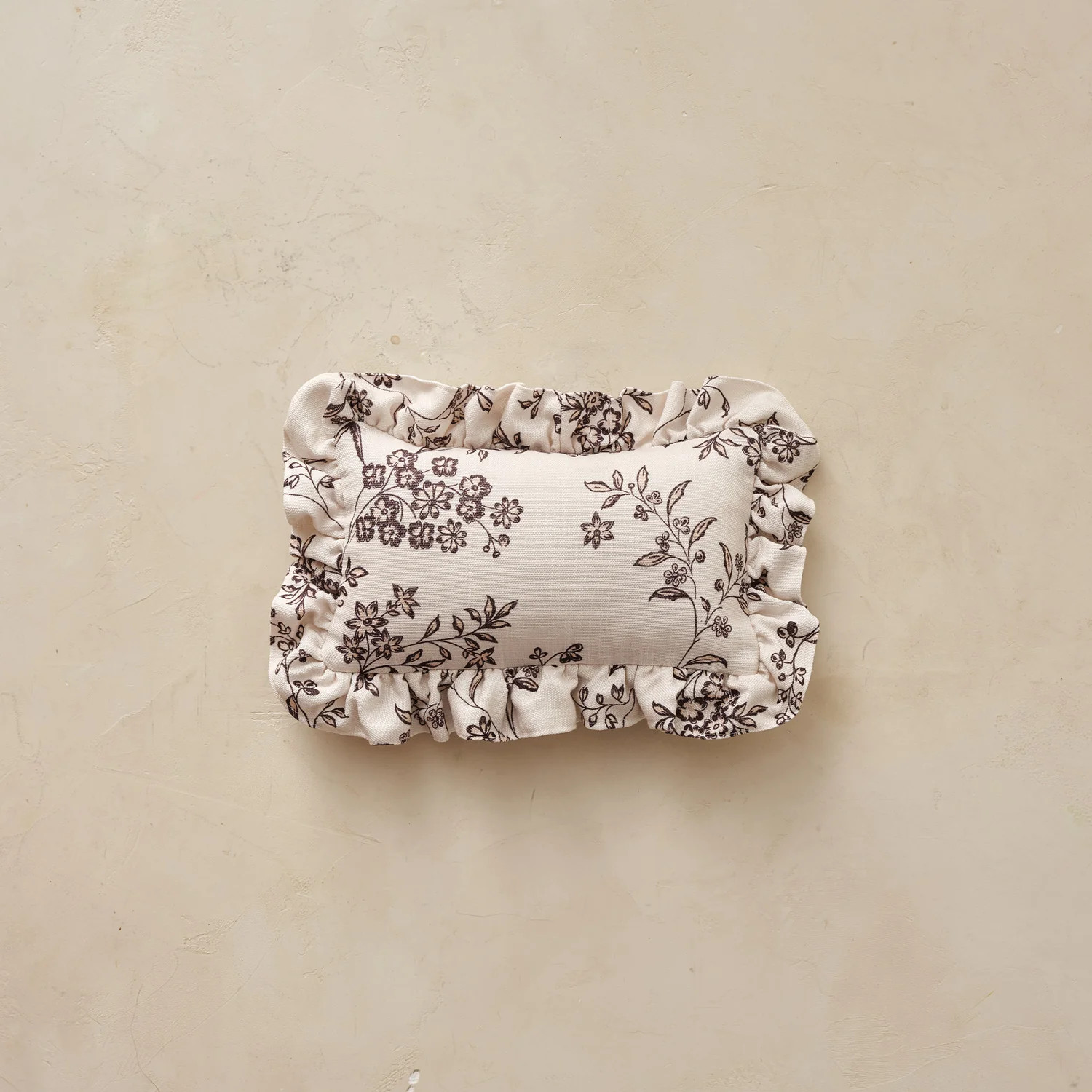 Mini Ruffle Pillow | Finley | House of Noa