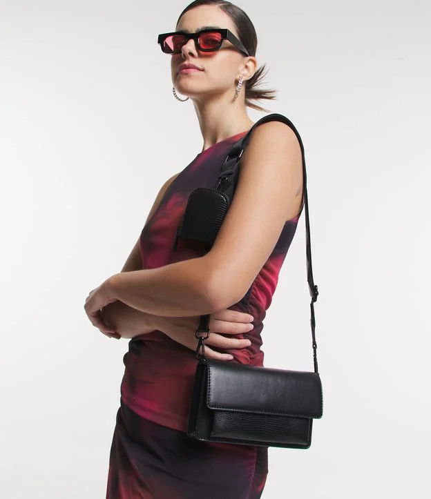 Bolsa Porta Celular com Tampa Preto | Renner (BR)