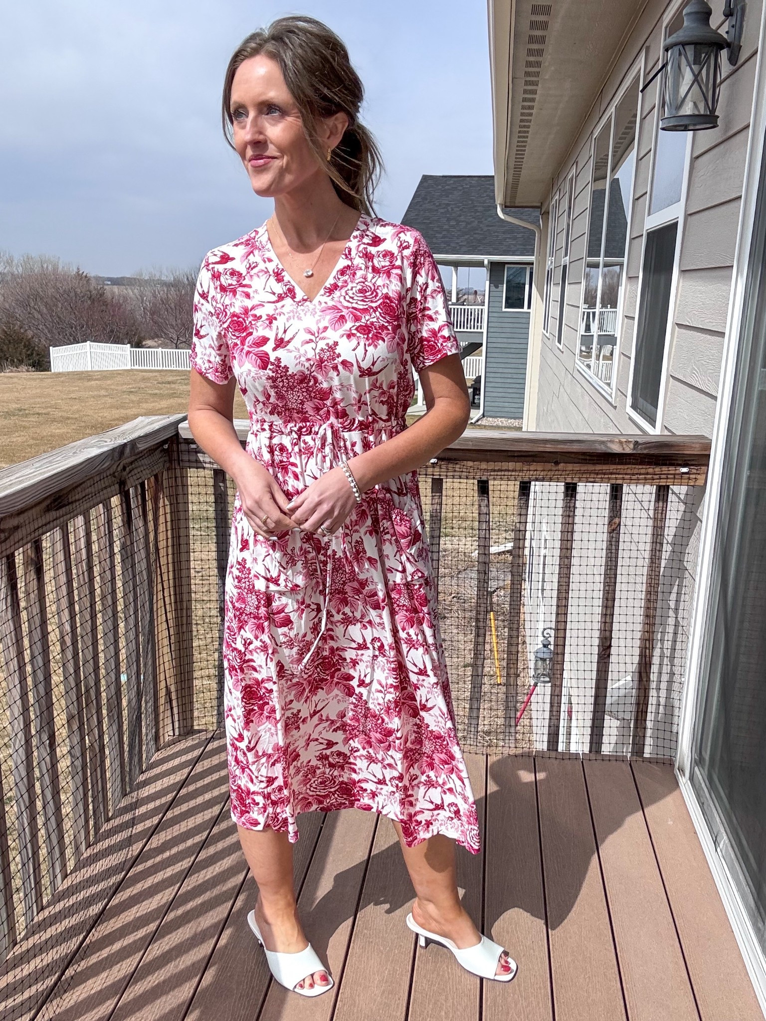 This maxi dress is beautiful and comfortable too! 💕 Loving this print with the mix of different pinks! Wearing a small.

As an Amazon Influencer I earn commission on qualifying purchases. 

Pink print maxi dress, comfortable maxi dress, spring style, spring dress, mom style, dress with pockets, casual dresss

#LTKootd #LTKOver40 #LTKMidsize