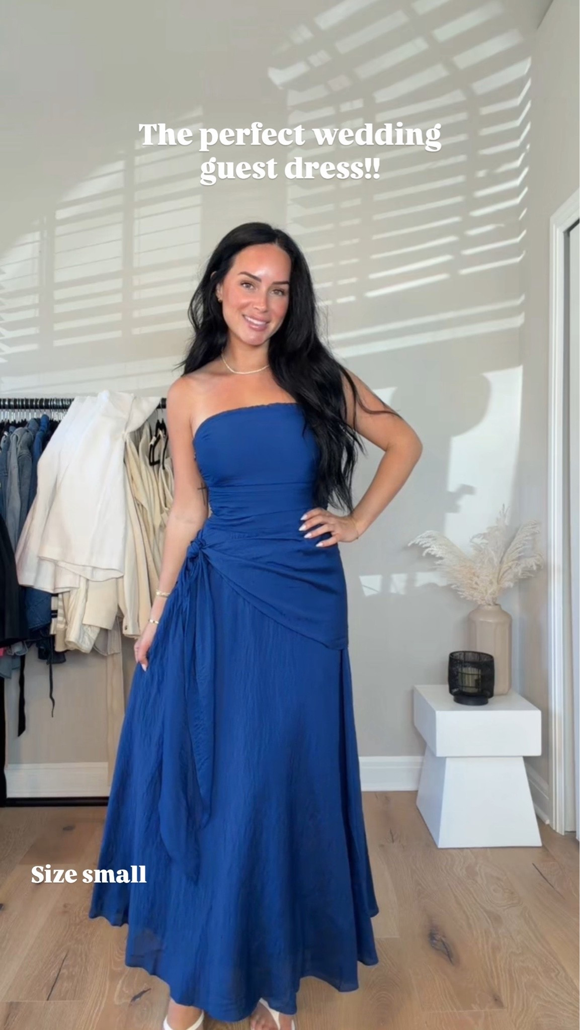 My favorite Abercrombie dresses are on sale!!!! Use code AFLTK for extra savings. 


My sizing 5’7, 145lbs, 32dd


@abercrombie