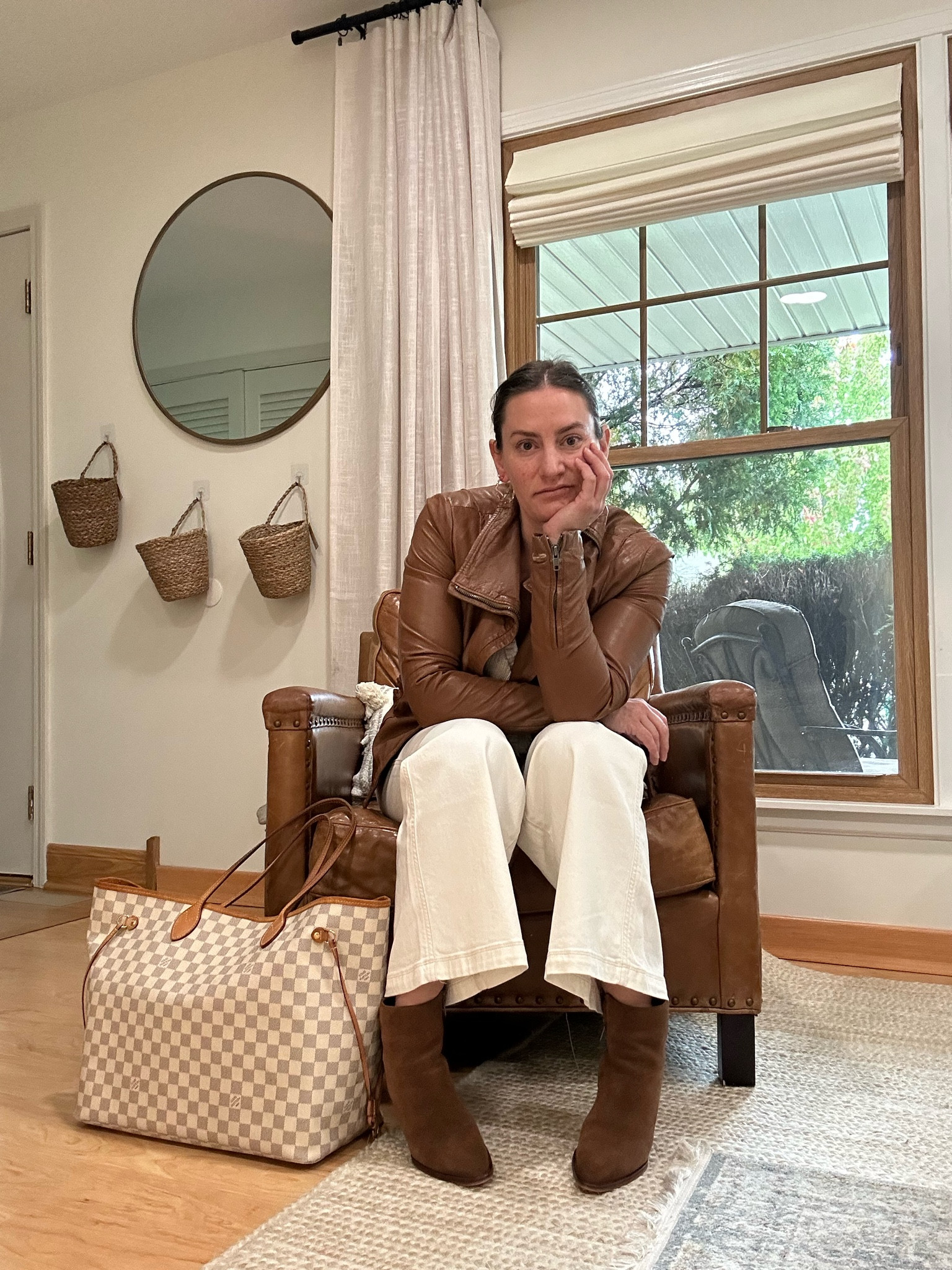 Patiently Waiting 🌷
.
In between seasons in the Midwest calls for layers. I’ve swapped my tall boots for shorter booties and traded my heavy winter coat for a leather jacket. Sandwiching cinnamony browns with Ivory jeans helps pooling to look. 

#LTKitbag #LTKSeasonal #LTKshoecrush