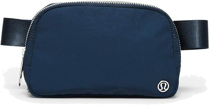 Everywhere Belt Bag, True Navy | Amazon (US)