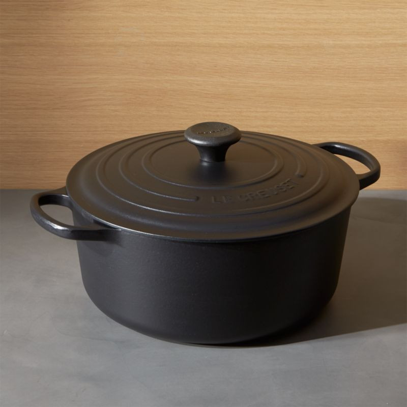Le Creuset ® Signature 7.25-Qt. Round Licorice Dutch Oven with Lid | Crate & Barrel