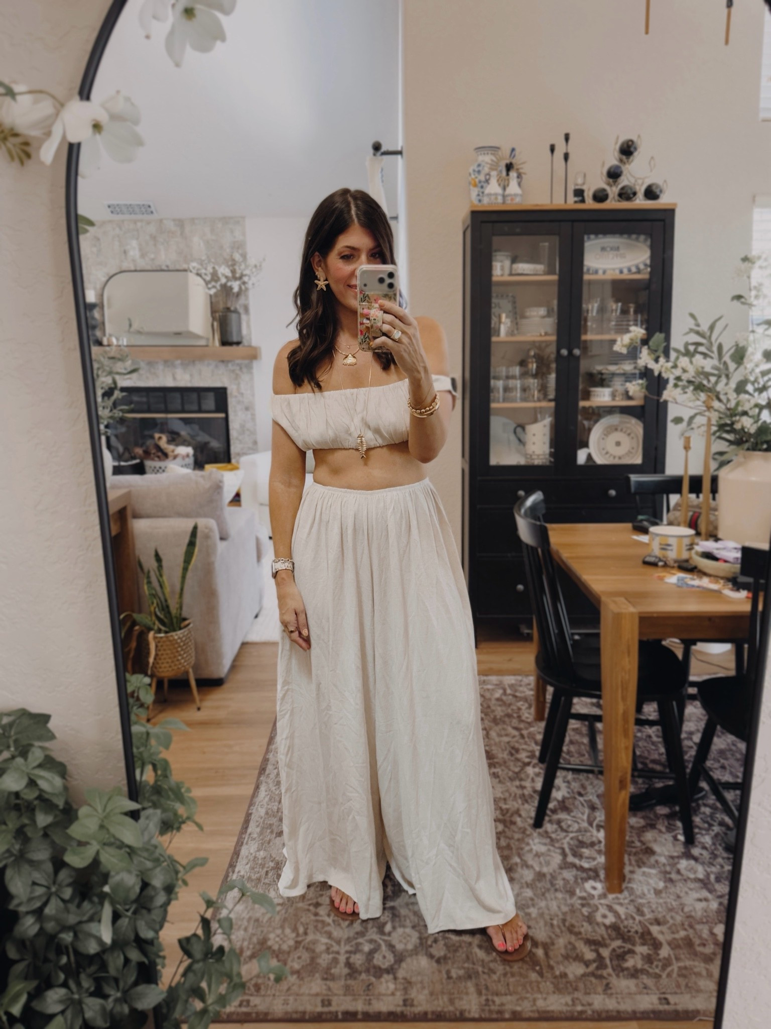 What I wore last night
In a medium top and small linen pants

#LTKSaleAlert #LTKMidsize #LTKTall