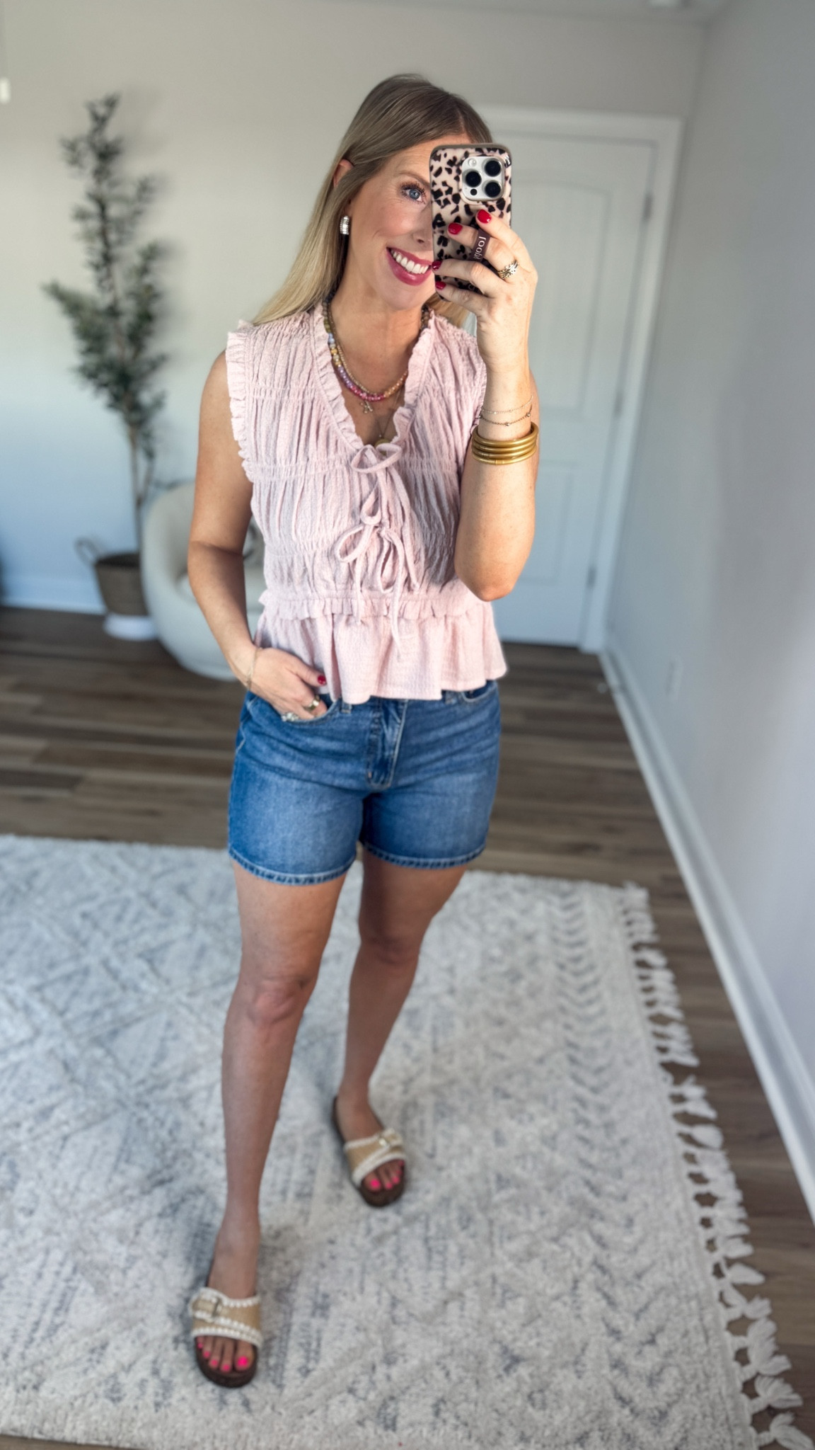 Weekend Walmart Wins try-on
Smocked + tie top- small
5 inch inseam shorts- 4

#LTKgrwm #LTKmomlife