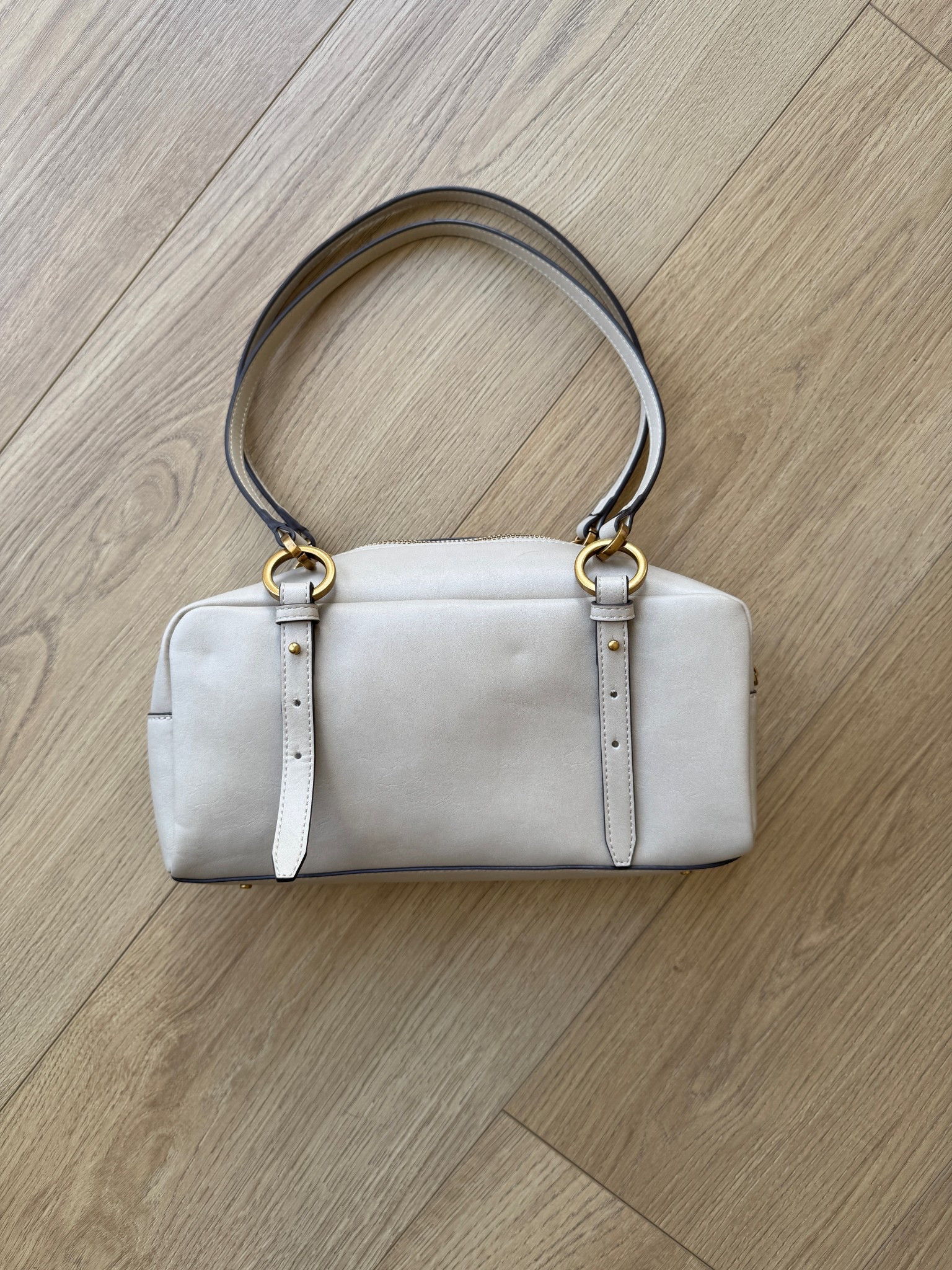 The cutest faux leather shoulder bag
And it's under $35!

#LTKgrwm #LTKootd #LTKU