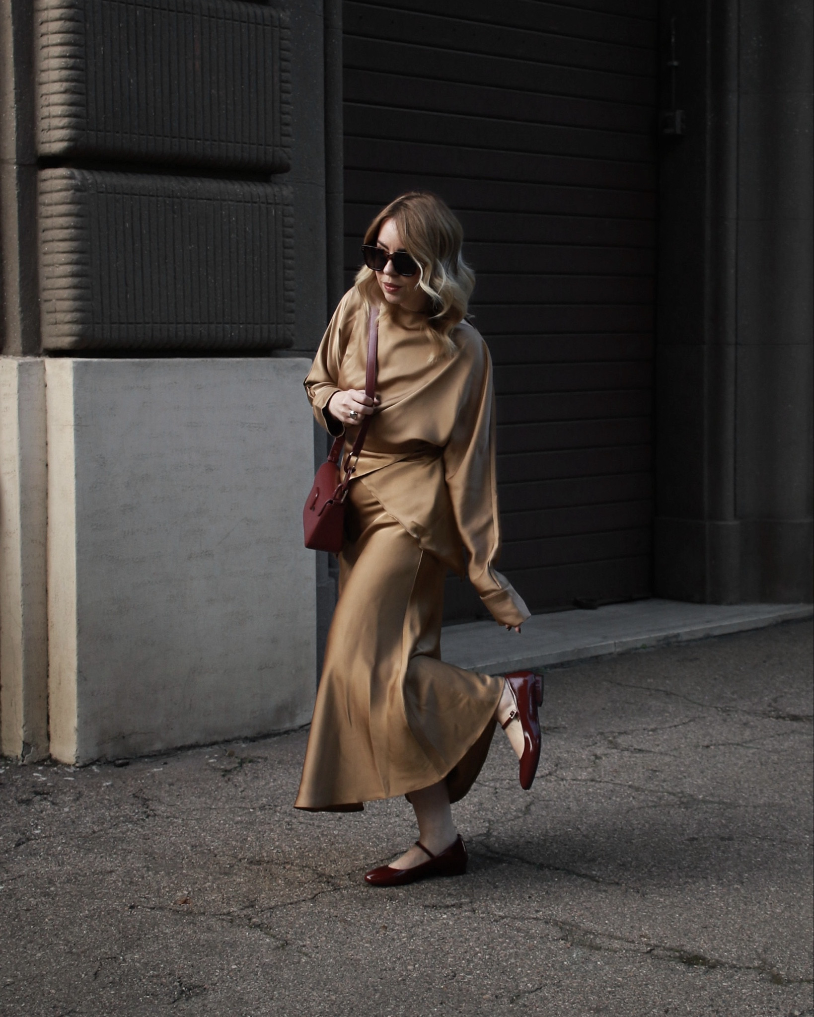 Christmas Eve idea outfit 
Total look @chicwish
Discount code melaniamigliozzi15
Shoes&Bag @gioseppo_official
Discount code MELANIA10
Gold dress, Chicwish, Christmas outfit, chic dress, satin skirt, outfit eleganti, winter fashion, burgundy bag, burgundy Mary Jane, ballerine bordeaux, borsa bordeaux 


#LTKCyberWeek #LTKpartywear #LTKitalia