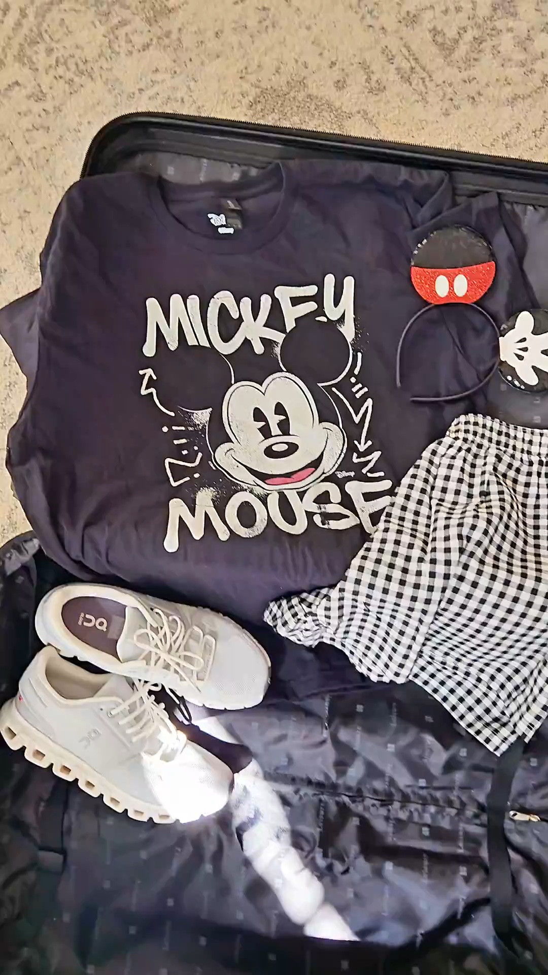 Mickey Mouse inspired Disney outfit. Simple yet classic all while staying comfortable.

Disney World Outfit Ideas
Mickey Mouse tshirt
Disney World
Disneylandd

#LTKootd #LTKgrwm #LTKTravel