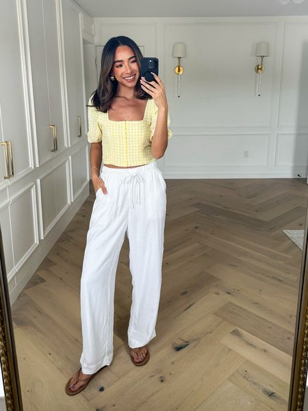 Wearing size xs top and size small white pants // The entire American Eagle site is 30% OFF this weekend only!  


Casual outfit 
Summer outfit 
Weekend outfit
Vacation outfit 

#LTKtravel #LTKfindsunder100 #LTKstyletip