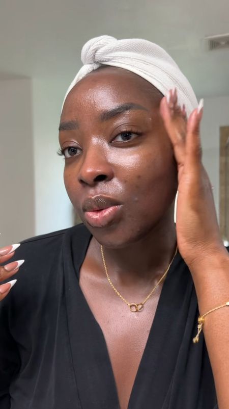GRWM: Morning skincare pt. 4

I love this Fenty moisturizer and spf, it may look like it will leave a cast, but it doesn’t, it soaks right into the skin

#LTKVideo #LTKBeauty #LTKFindsUnder100