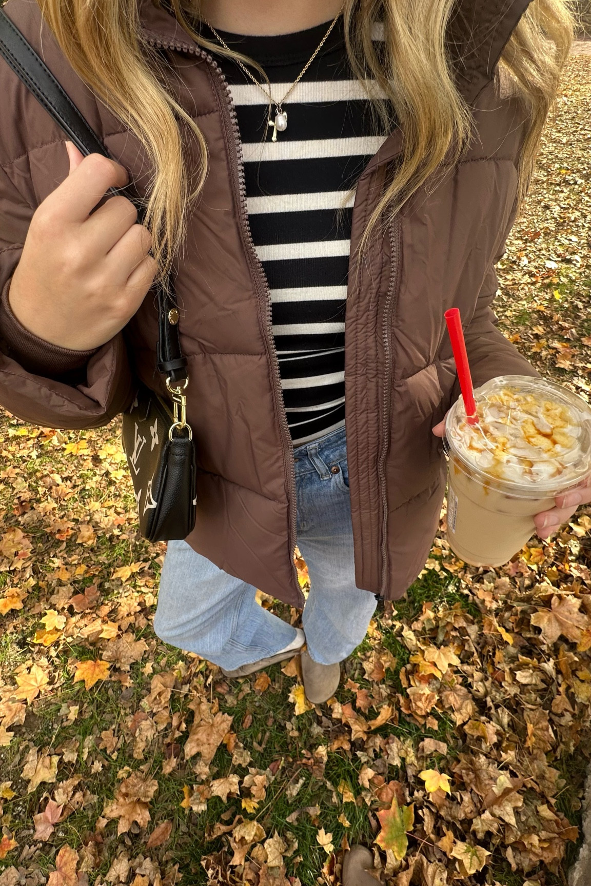 fall time 🍂

coat - from amazon!
striped shirt - from zara but couldn’t find it!