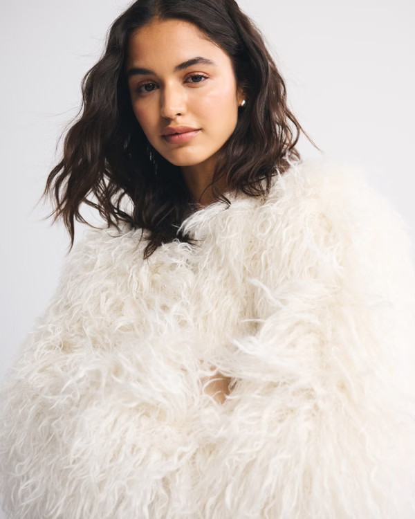 Collarless Short Faux Fur Coat | Abercrombie & Fitch (US)