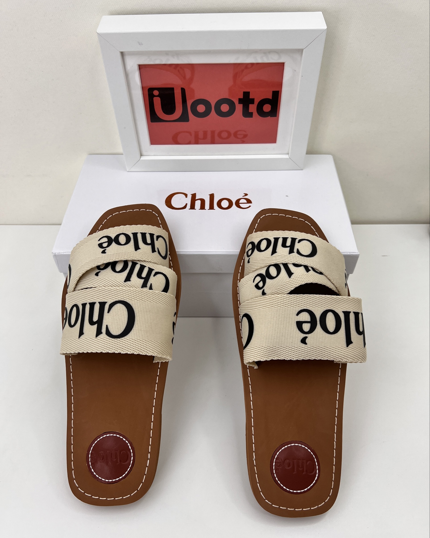 women sandal women slipper Chloe slide 

#LTKworkwear #LTKtravel #LTKswim