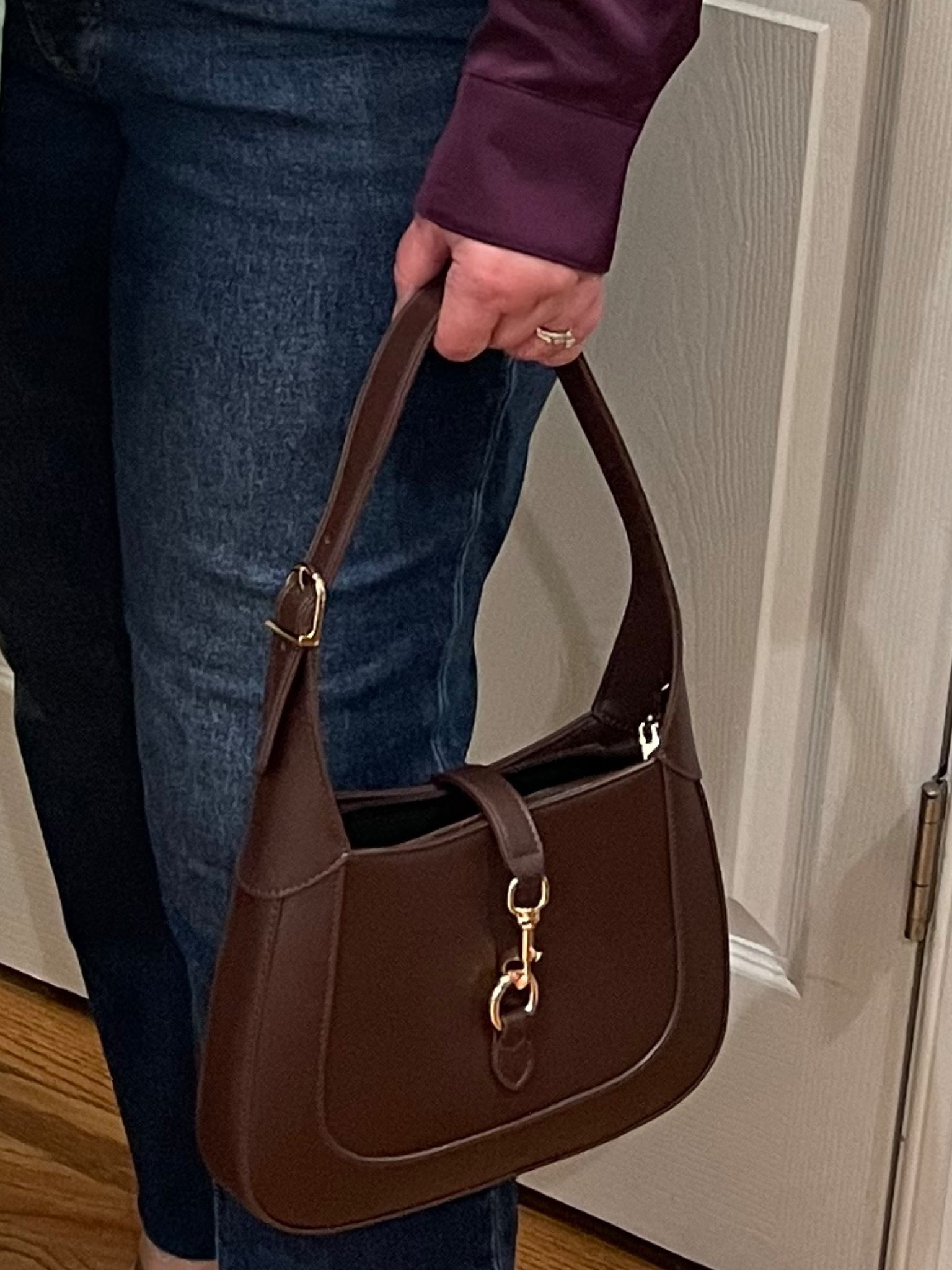 Chocolate handbag, fall handbag, Amazon handbag, fall bag, fall purse, chocolate purse, brown and gold handbag, chic handbag, structured bag

#LTKFindsUnder50 #LTKGiftGuide #LTKSaleAlert