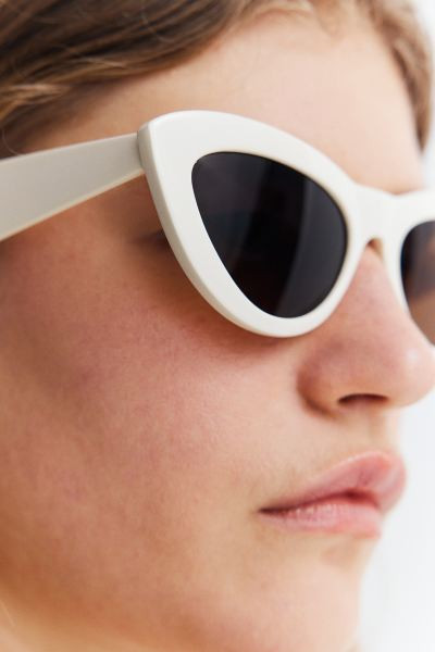 Cat-eye sunglasses - White - Ladies | H&M GB | H&M (UK, MY, IN, SG, PH, TW, HK)
