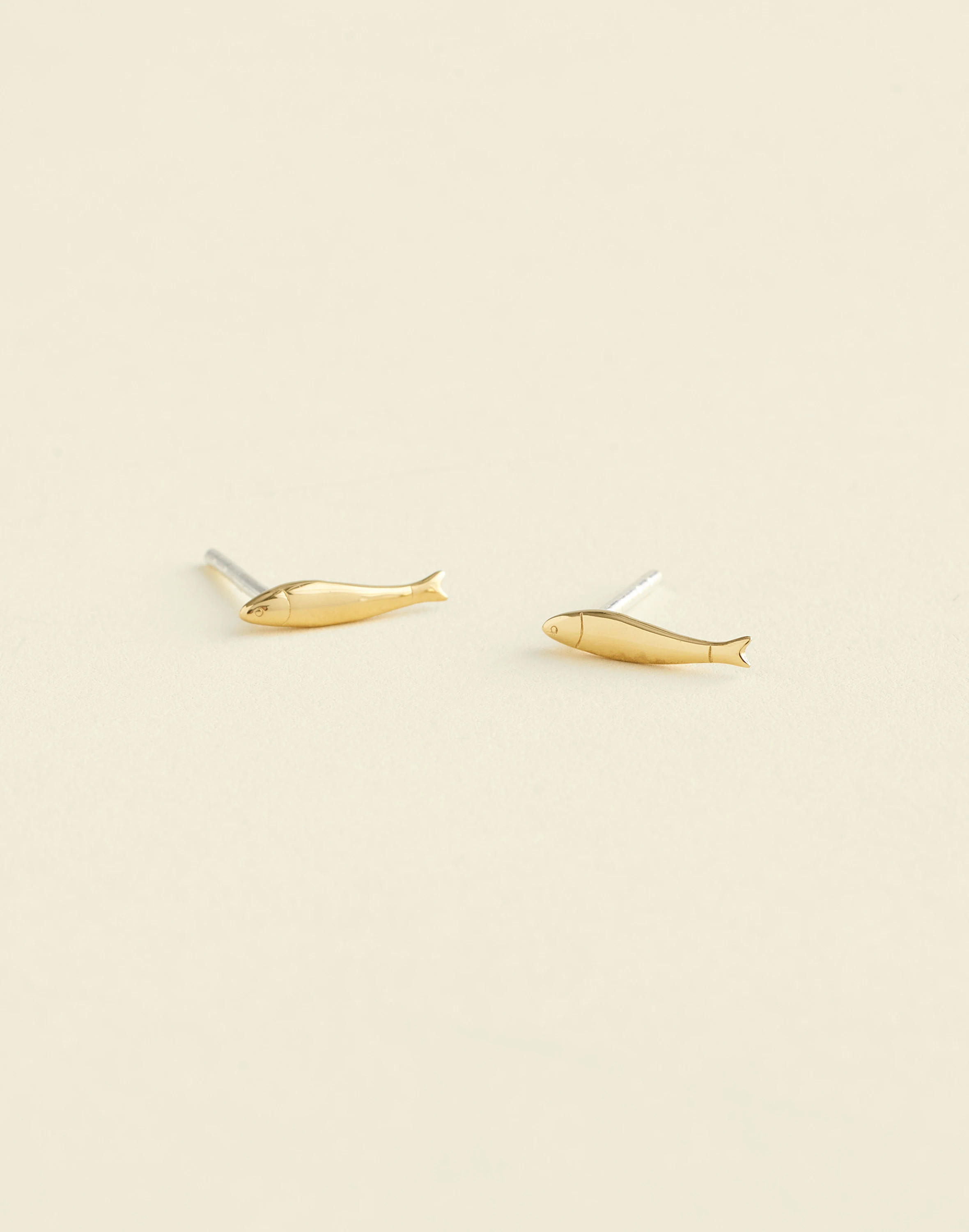 Demi-Fine Fish Stud Earrings | Madewell