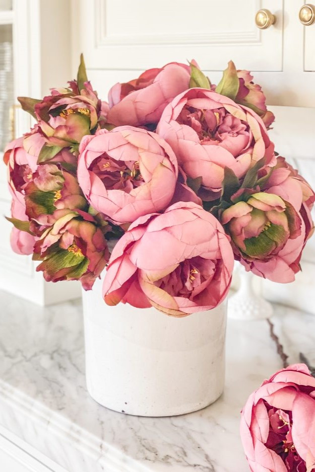 Mauve peonies + soft romantic textures = the dreamy floral moment everyone’s saving 🌸✨ Shop this luxe faux flower look on LTK for elevated coffee tables, shelves & summer styling! #LTKHome #PeonyArrangement #HomeDecor #HomeWithHollyJ #ShopHollyJHome 

 #LTKmomlife #LTKSeasonal #LTKHome