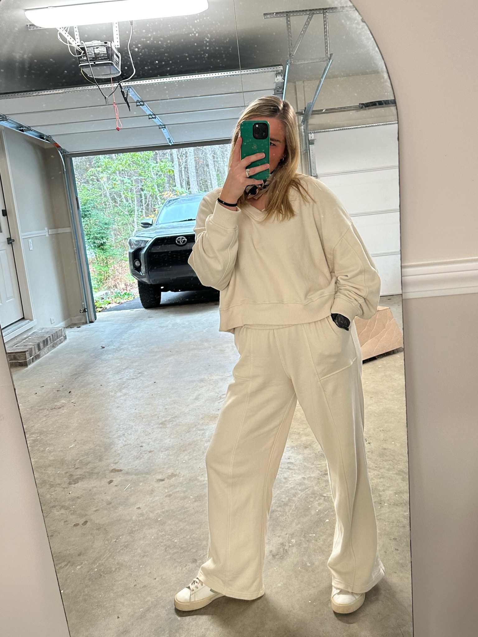 couldn't find my exact set but linked similar ones! 

#LTKFindsUnder100 #LTKSeasonal #LTKStyleTip