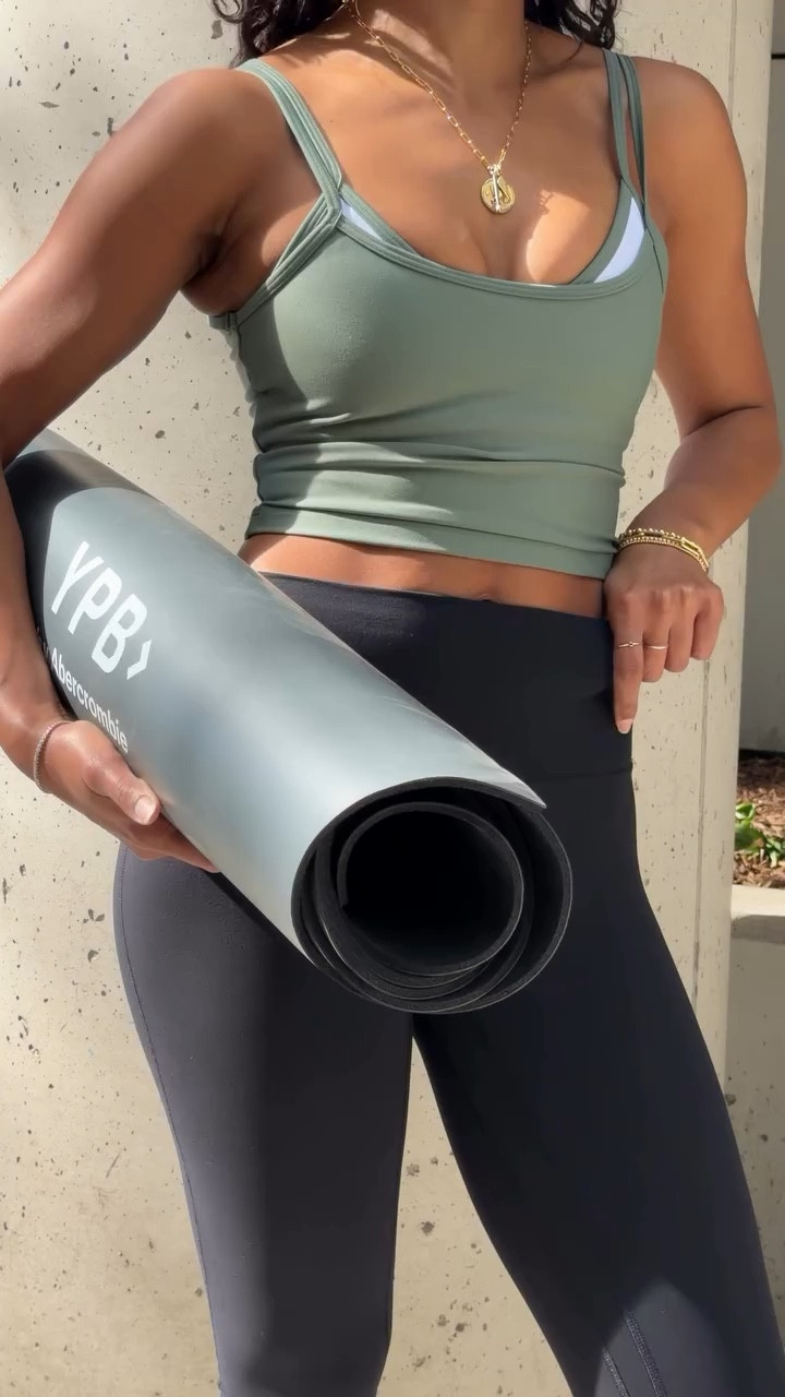 #AbercrombiePartner a YPB set + wherever life takes you = the perfect athleisure formula @abercrombie 
all my favorite spring arrivals are available to shop on my LTK