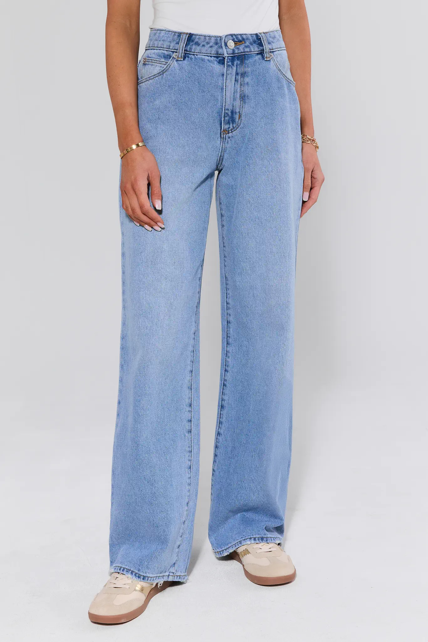 Kate Light Wash Wide Leg Jeans by Rolla's | Avara