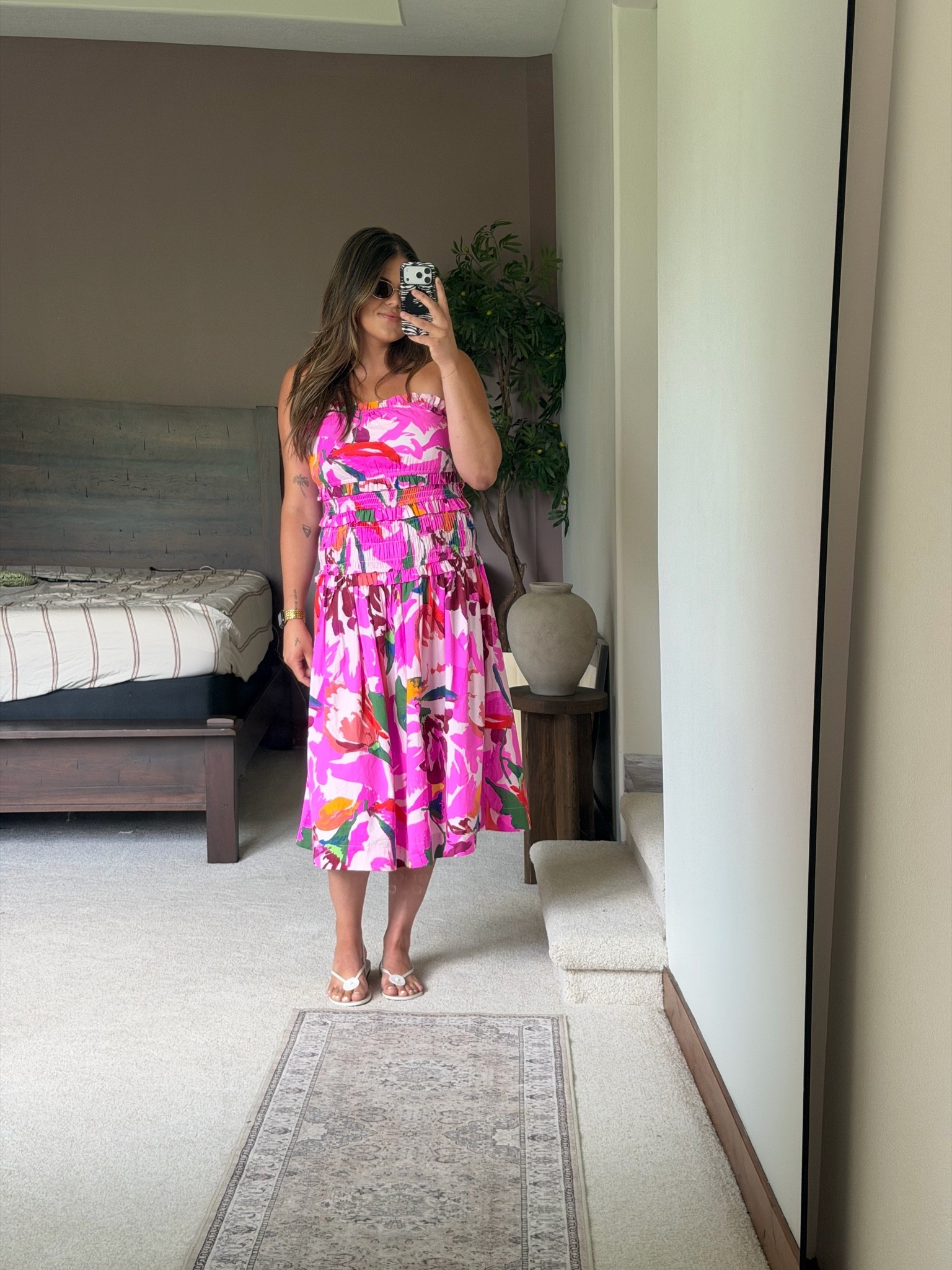@Walmart Walmart summer dressed, this drop waste stress would be so fun for a vacation, beach, resort

Wearing large 

Midsize, size 12, size 14, mom style, curvy outfit