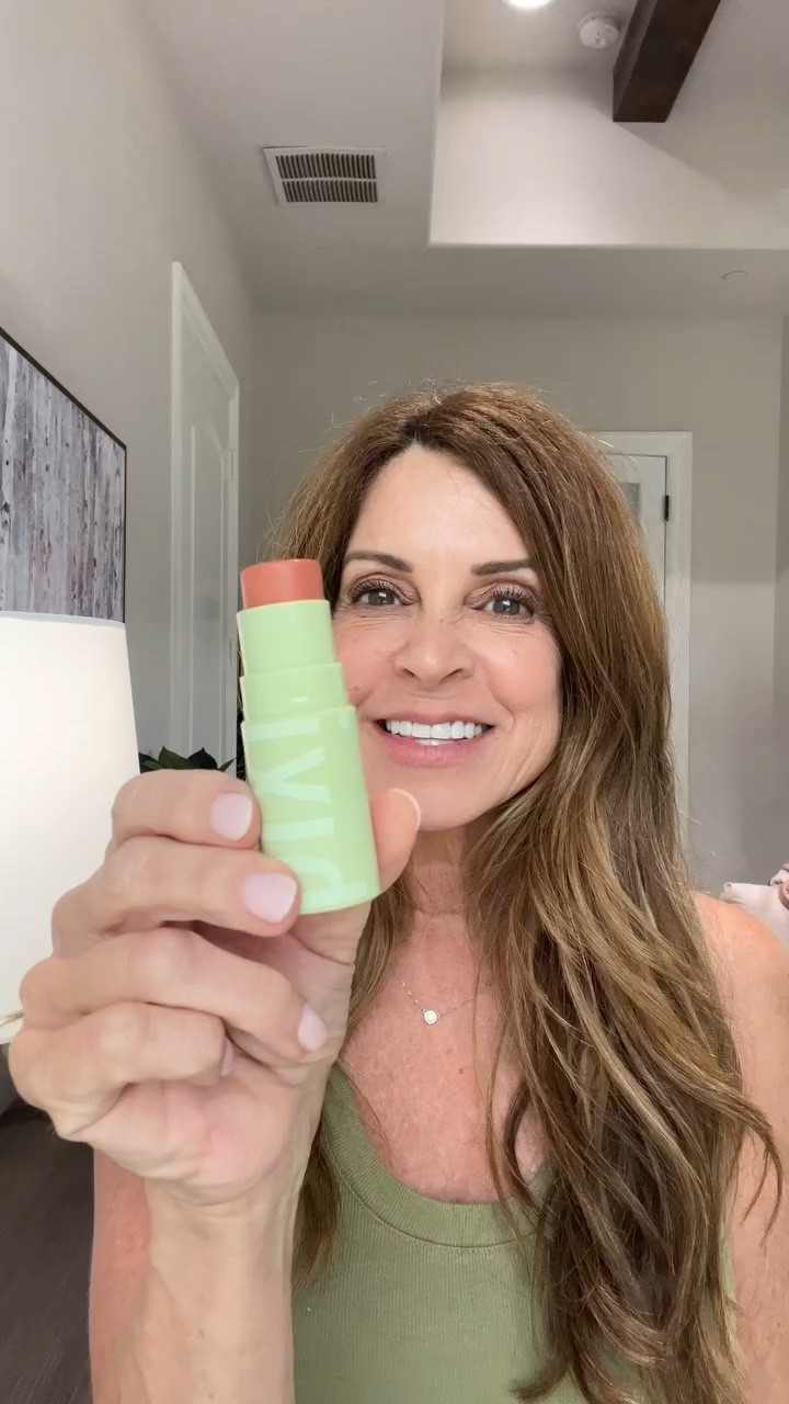 Lip Tint + Moisturizing Lip Treatment? Yes, please!!

These big chunky lip balms from Pixi Beauty give a pretty, sheer tint AND they hydrate, smooth and soften the lips.

Available in 6 shades plus Clear. I’m wearing Nectar.

Key Ingredients include Hyaluronic Acid, Avocado Oil, Shea Butter. All so good to get your pout ready for Fall and Winter and keep your lips looking and feeling good.


#lipbalms #pixibeauty #cleanbeauty

#LTKOver40 #LTKBeauty #LTKVideo
