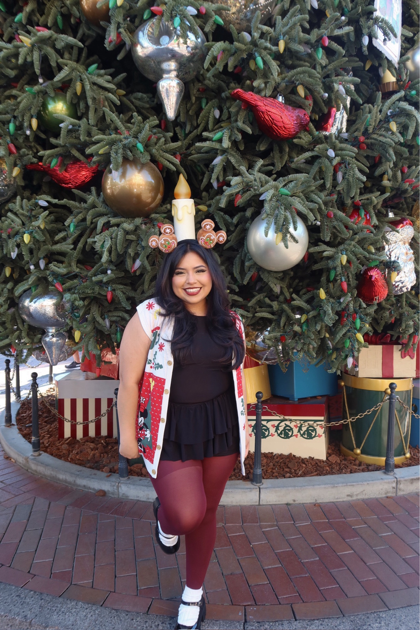 Disney Holiday Outfit 🎄

#LTKHoliday #LTKFindsUnder50 #LTKMidsize