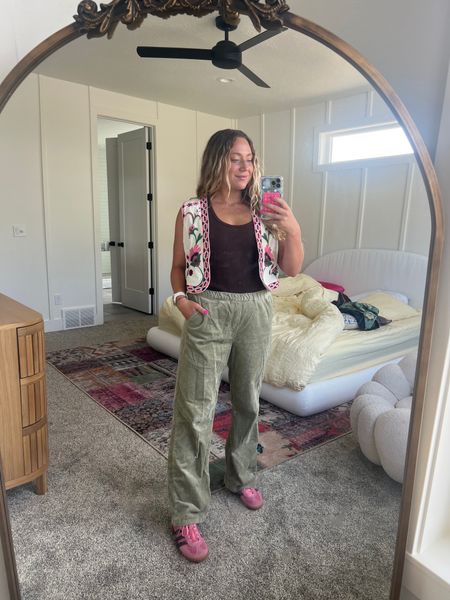 My OOTD! My vest & pants are sold out from Zara but I found very similar ones from Amazon for you! Linked this great brown tank top. My fav shoes I linked too!

Casual style, everyday clothes, comfy clothes, corduroy pants, Amazon fashion, Amazon finds. 