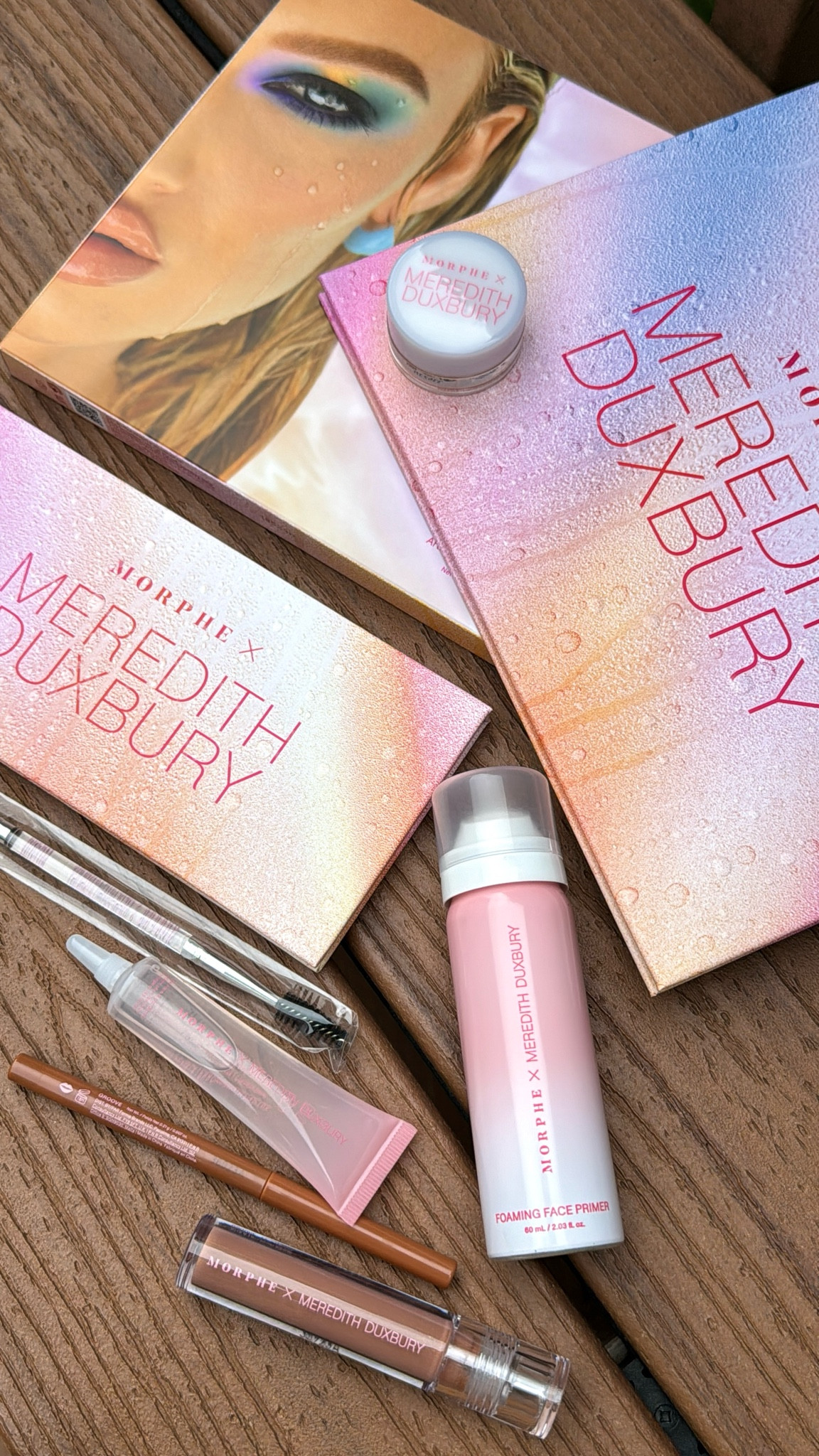 AN $110 VALUED BUNDLE FOR ONLY $50!!!! The Morphe x Meredith Duxbury
bundle set includes: 35 color palette, multi-effects palette, foaming face primer, eye/ face/lip gloss, lip liner, glaze duo & brow sculpting wax✨✨

• #morphe #meredithduxbury