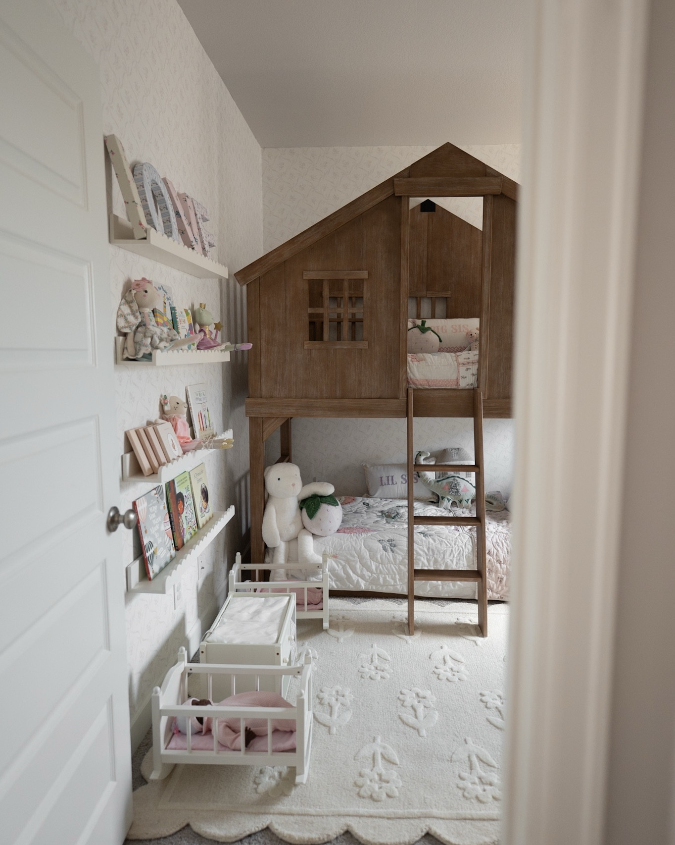 The sweetest sister room 🤎 

#LTKKids #LTKmomlife #LTKHome