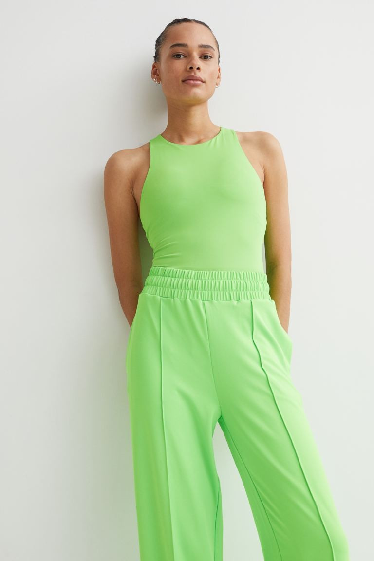 Sports body | H&M (UK, MY, IN, SG, PH, TW, HK)