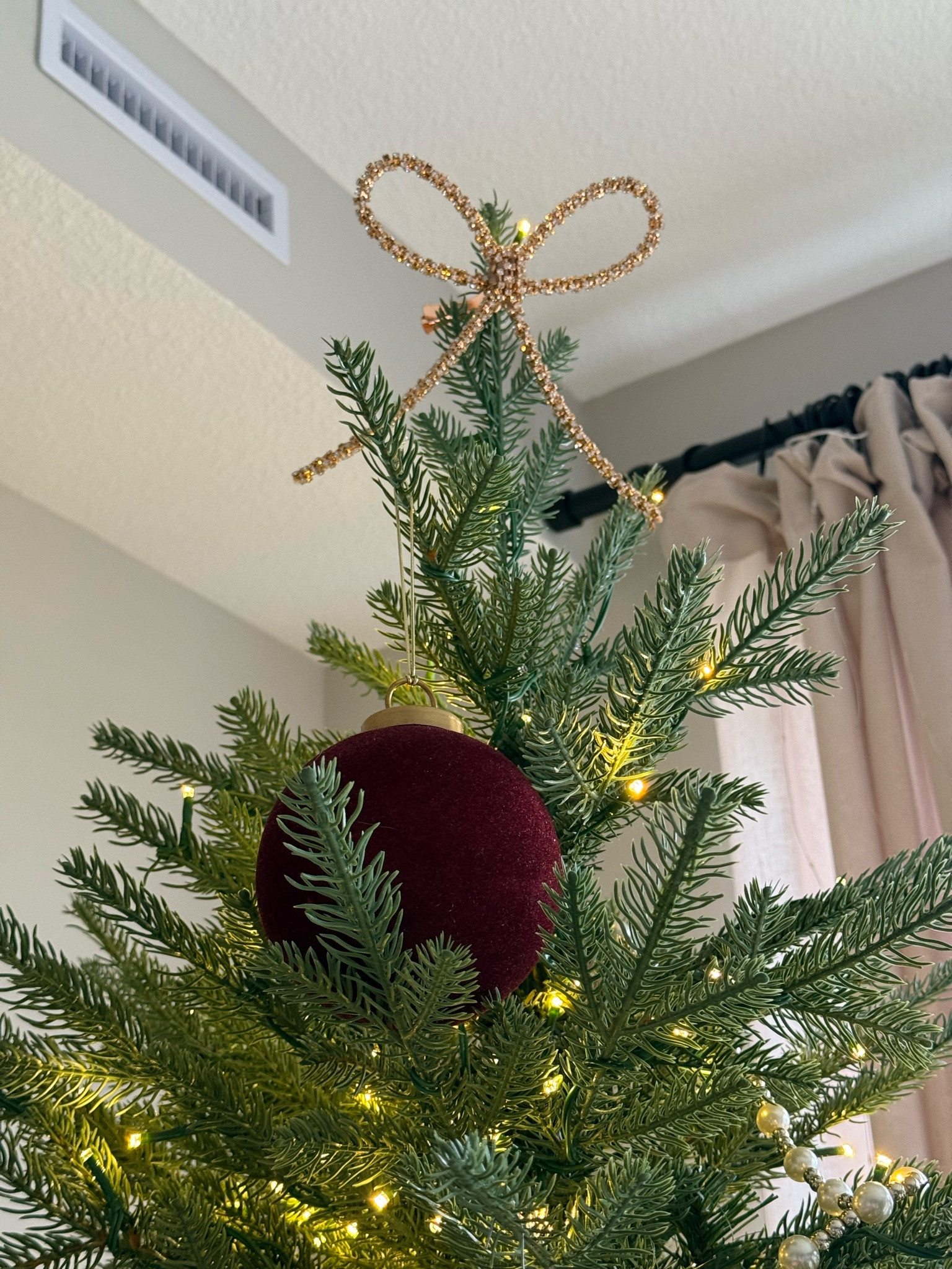 Holiday decor, bow ornament, bow topper, Christmas tree, twinkle tree, velvet Christmas ornaments 

#LTKHoliday #LTKHome #LTKFindsUnder50
