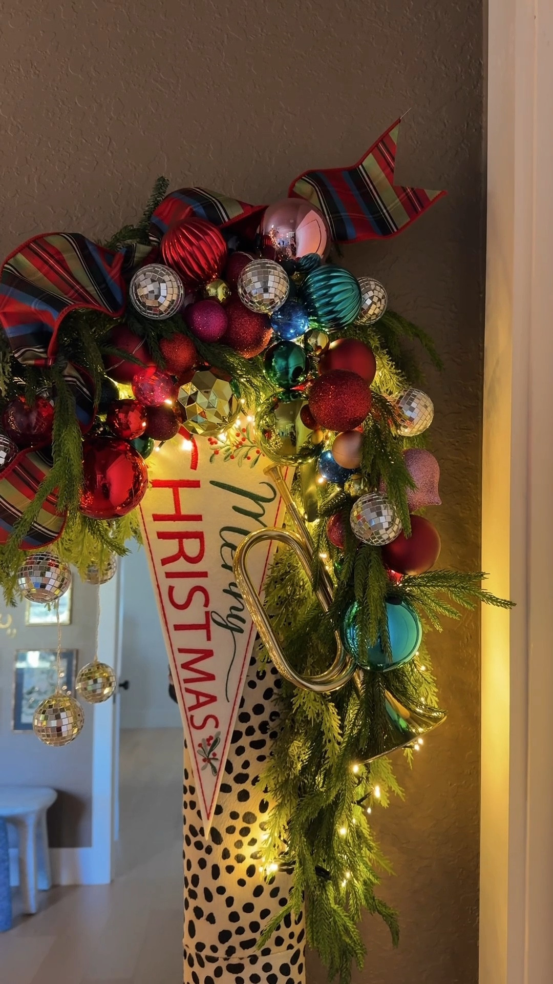 Garland tutorial! The hooks help it stay up without falling  

#LTKHome #LTKHoliday #LTKvlog