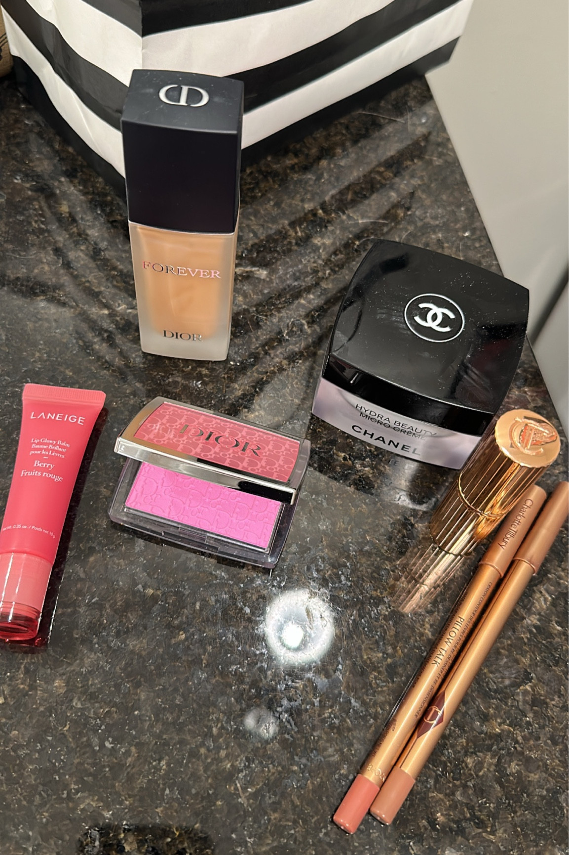 Favorite beauty products

#Dior #Chanel #Laneige #CharlotteTilbury #Moisturizer #Beauty

#LTKMostLoved #LTKbeauty