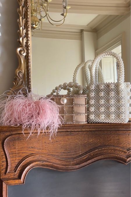 Make the whole place ✨shimmer✨ with some of my favorite embellished handbags from @amazonfashion


#LTKstyletip #LTKunder50 #LTKunder100