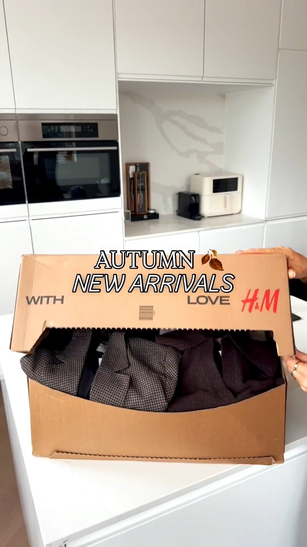 Already took a video of these but didn’t like it so redid the whole thing 😆

🍂 Autumn is officially here & I’ve rounded up the best new arrivals you need in your wardrobe right now 🤎✨ Think suede jackets, cozy knits, chic blazers, wide-leg denim & everyday layering essentials you’ll wear on repeat all season long.

Keywords: autumn jackets, suede jacket, leather jacket, checked blazer, wide leg jeans, brown knit, cream knit, fall layering, cozy outfits, capsule wardrobe, neutral fashion, chic autumn style, fall fashion staples, minimalist outfits, Zara new arrivals, Mango coats, H&M sweaters, timeless pieces, everyday basics, fall shopping haul.


#LTKStyleTip #LTKSeasonal