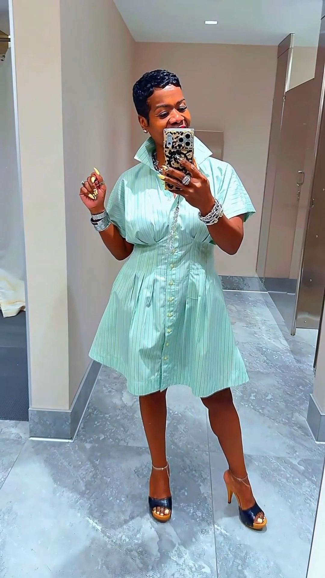 Another day, another cute find compliments of @walmart! Yup, and yet another item I snagged on clearance! 😝🙌🏾✨💫👗

#thepolisheddiva #styleinfluencer #styleinspiration #walmartstyle #ootd

#LTKootd #LTKPetite #LTKWorkwear