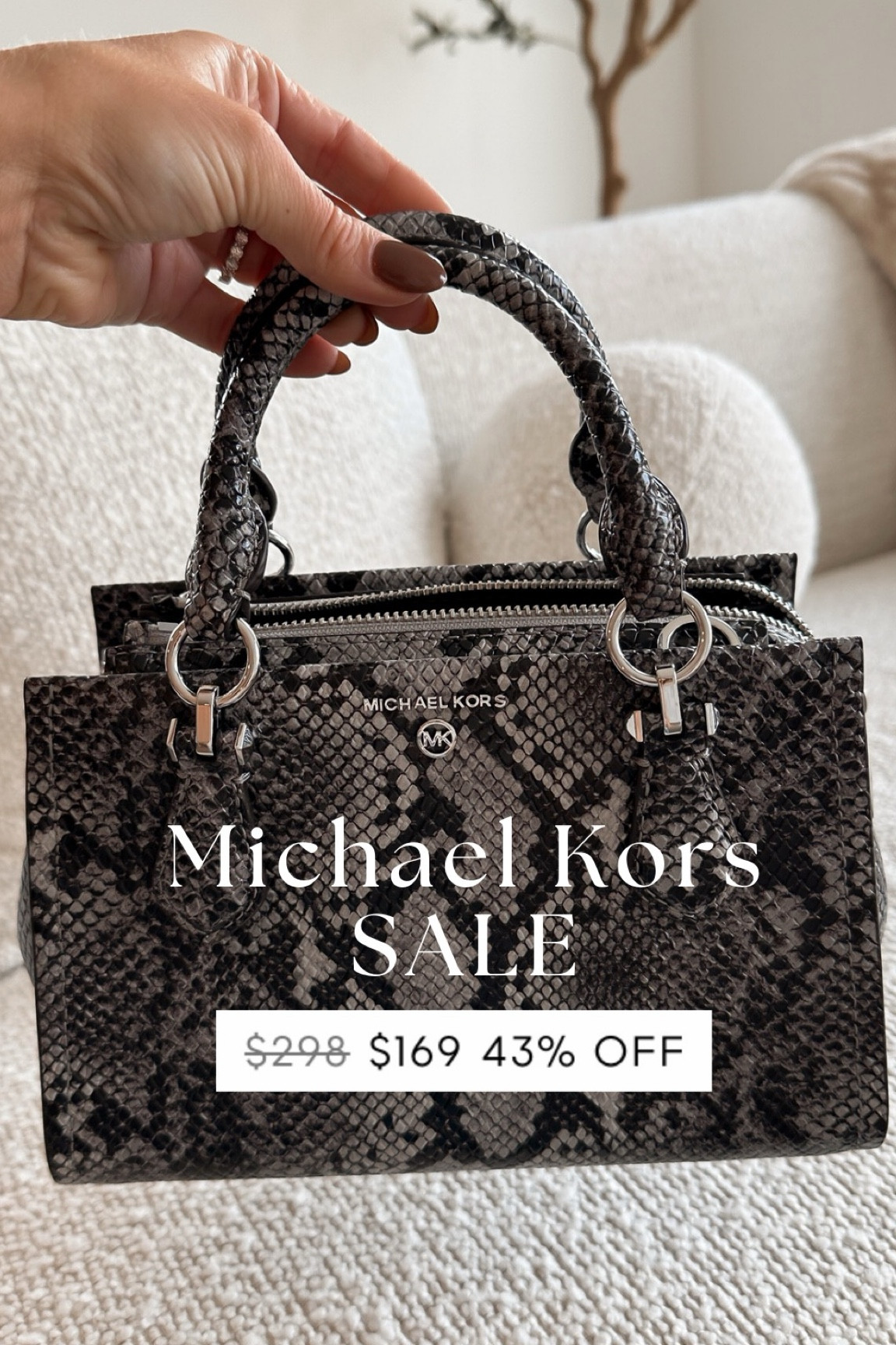 One of my favorite fall purses is on sale today!! 



Michael Kors, purse sale, fall purse

#LTKSaleAlert #LTKStyleTip #LTKItBag