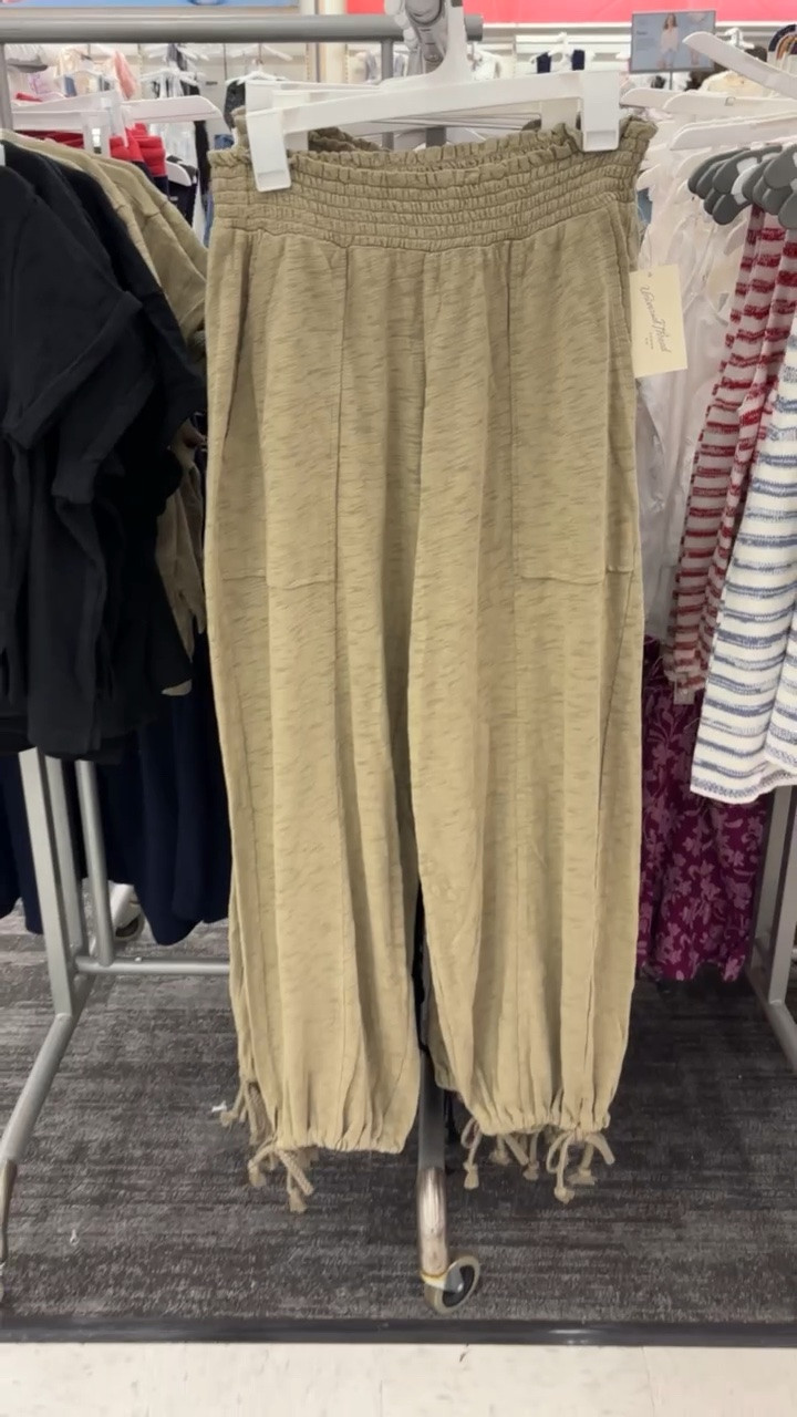 LOVE these lightweight balloon pants!!!🤩

Spring, summer, vacation, beach vacation, summer outfit, @Target

#LTKootd #LTKSeasonal #LTKMidsize