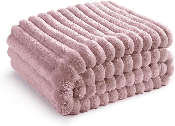 Bedsure Pink Fleece Blanket for Couch - Super Soft Cozy Blankets for Women, Cute Small Blanket fo... | Amazon (US)