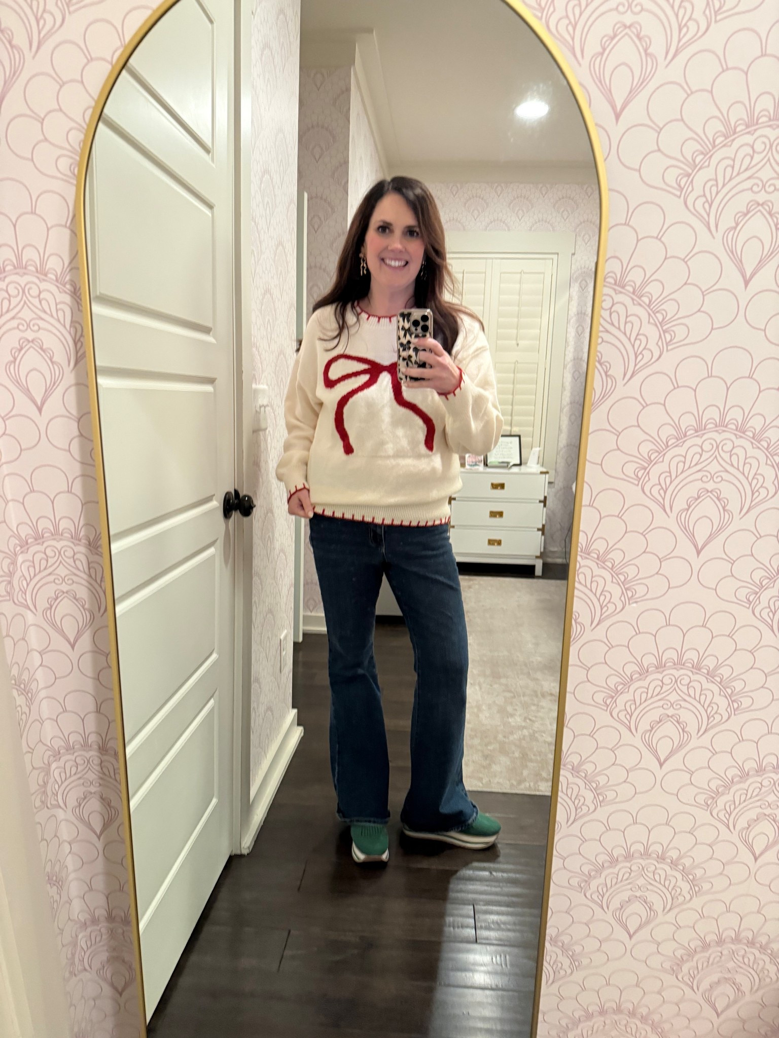 Christmas party cute and comfy! Loving this bow sweater from CupShe with my Walmart jeans and Belk loafers!



#LTKFindsUnder50 #LTKHoliday #LTKSaleAlert