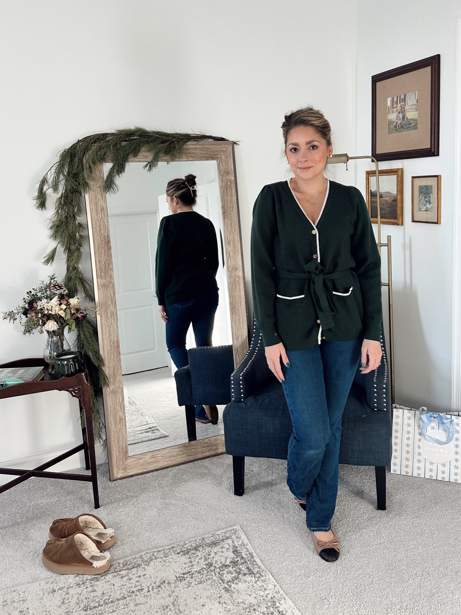 A classic cardi. This one is out of stock but I tagged others from the same brand. 

#cardiganstyle #nancymeyers #draperjames #classicootd