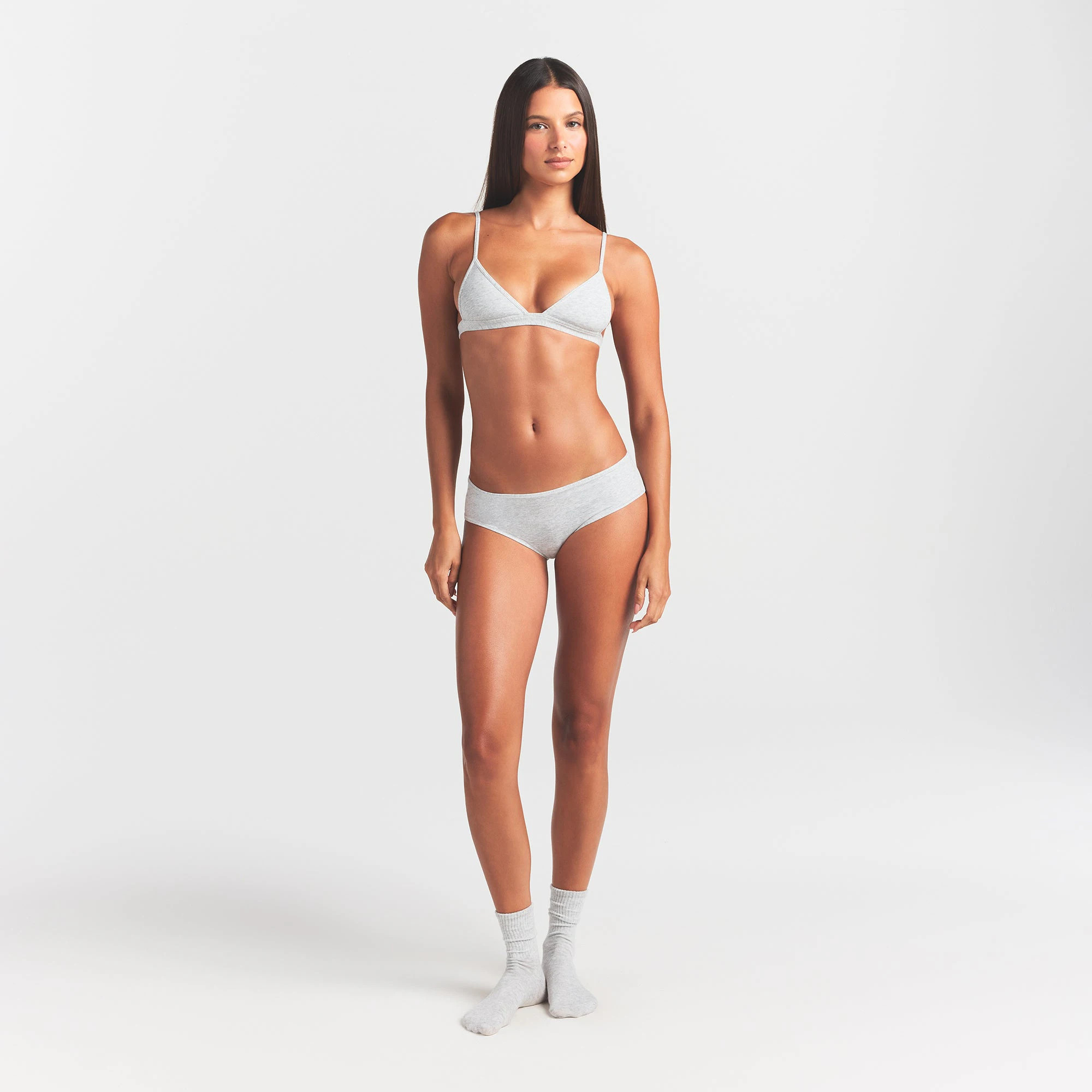 FITS EVERYBODY TRIANGLE BRALETTE | ONYX | SKIMS | SKIMS (US)