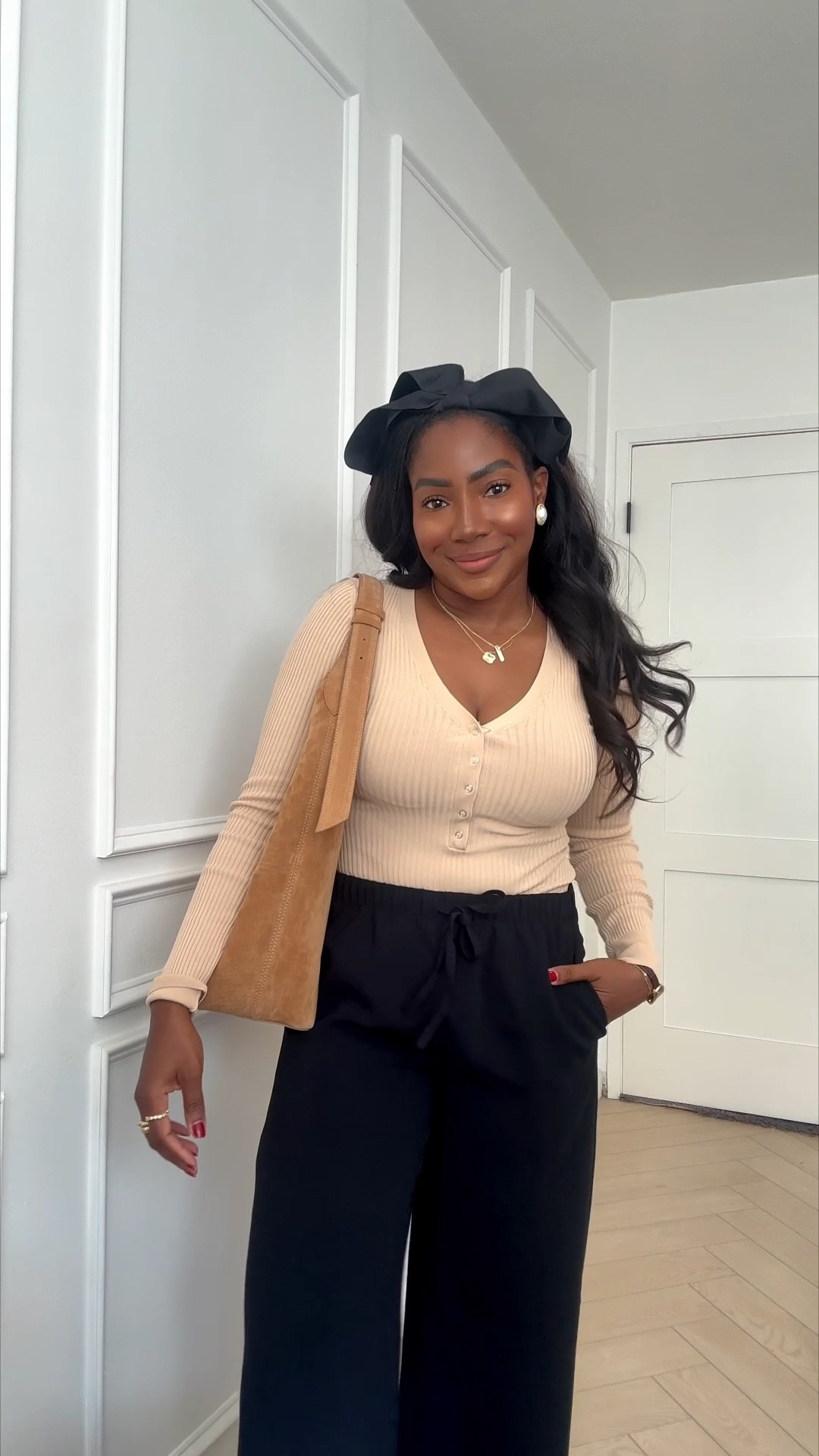 GRWM — easy mom outfit 🫶🏾✨

Saint Owen, Chanel, aritizia, YSL beauty, yves Saint Laurent, Zara, electric picks 

#grwmoutfit #momoutfit #postpartum #newmoms #ltkmomlife 

#LTKmomlife #LTKgrwm #LTKootd