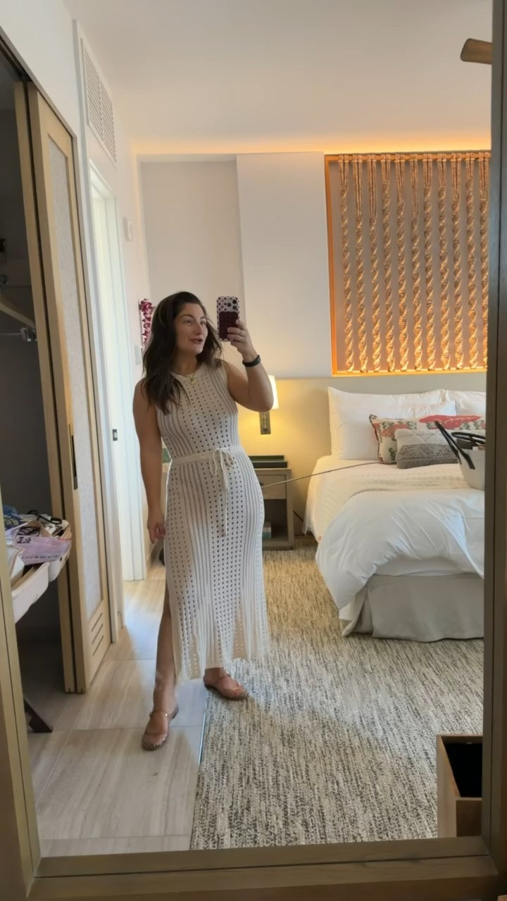 Beach outfit! 

Cover up size small 
Bathing suit one size 

5'0" 140lbs 

#LTKPetite #LTKTravel #LTKSwim