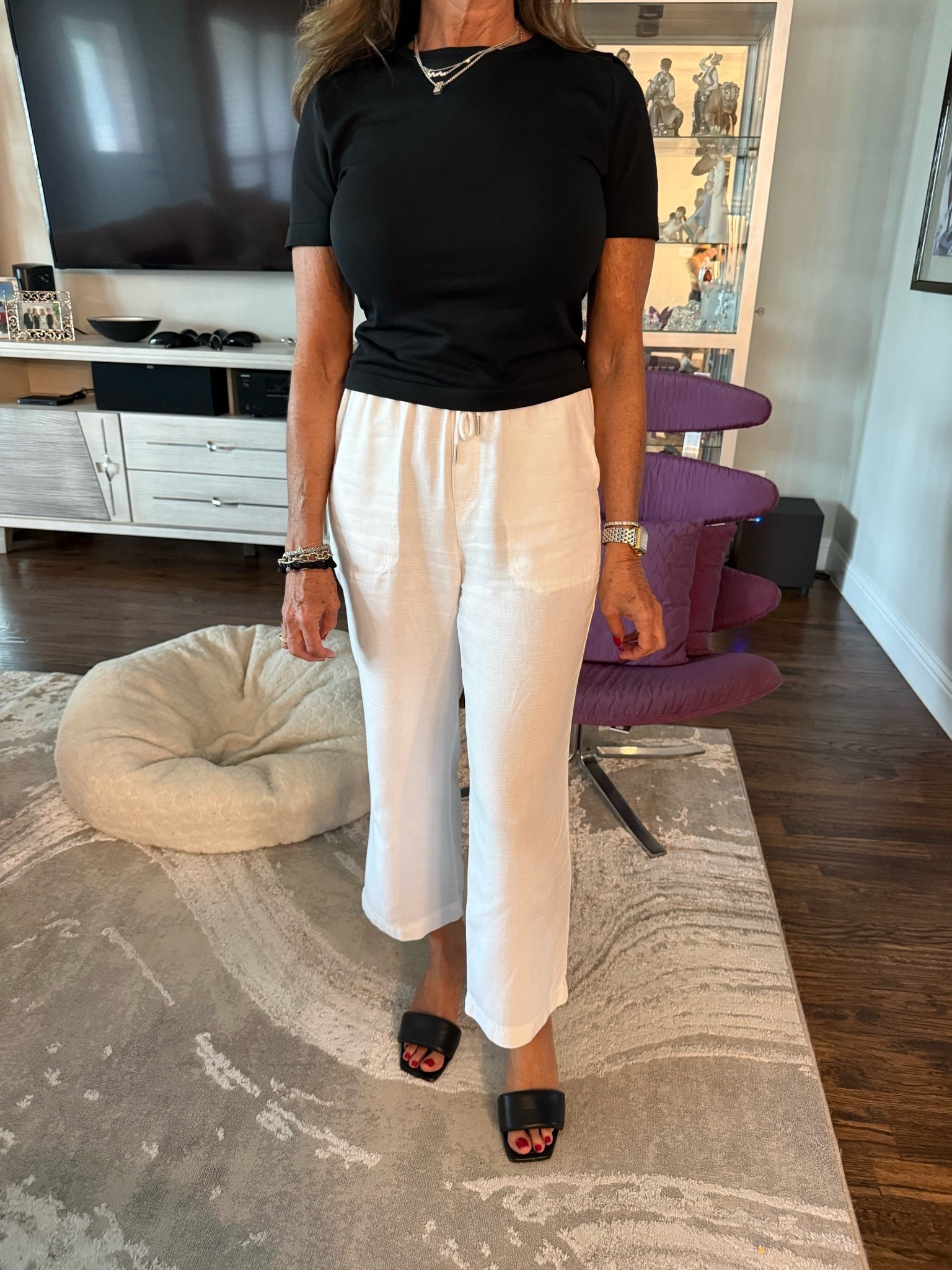 My gorgeous 61 year old mom wearing these linen cropped pants in size xs - run large

#LTKOver40 #LTKootd