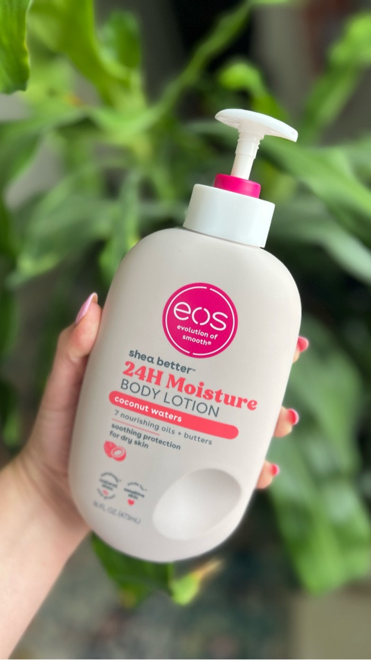 ✨ From one hand to another, the glow keeps going ✨ Just like the sisterhood of the traveling pants, but make it hydration 💦 Passing along the EOS Shea Better 24H Moisture Body Lotion because smooth, nourished skin is always in season 🥥💜🍓

#eos #evolutionofsmooth #SheaBetter #BodyLotion #HydrationGoals #SmoothSkinClub #SelfCareEssentials #LotionLove #MoistureMagic #SkincareRoutine #CollabPost #SisterhoodOfSmooth